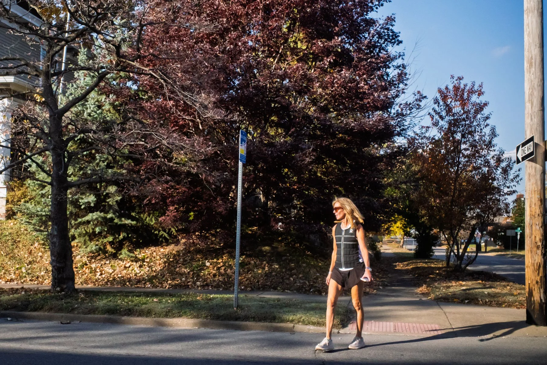 and ya walkin down the street