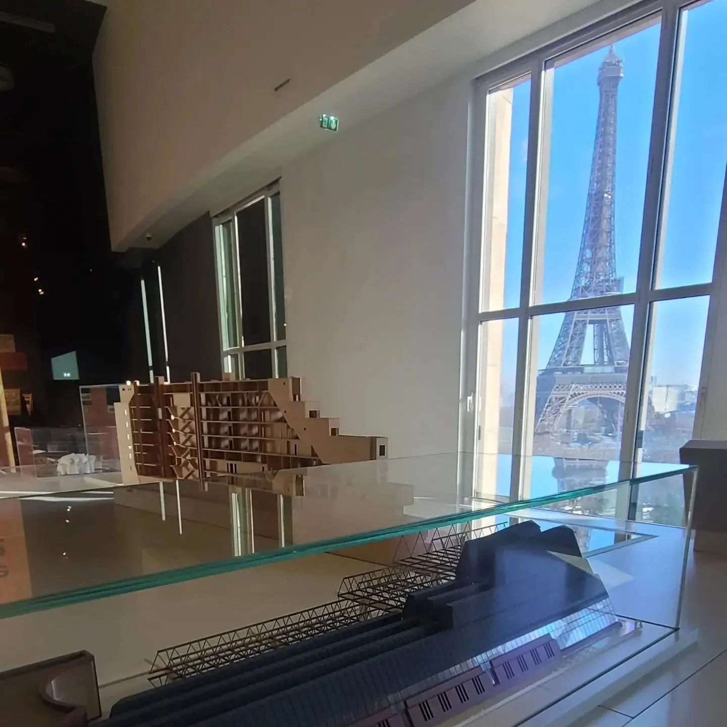 @lacroixdesignlc creates healthy living environments while aiming to minimise negative environmental impacts, energy consumption, and use of human resources.

#sustainablearchitecture #architecture #sustainabledesign #sustainability #design #greenarc