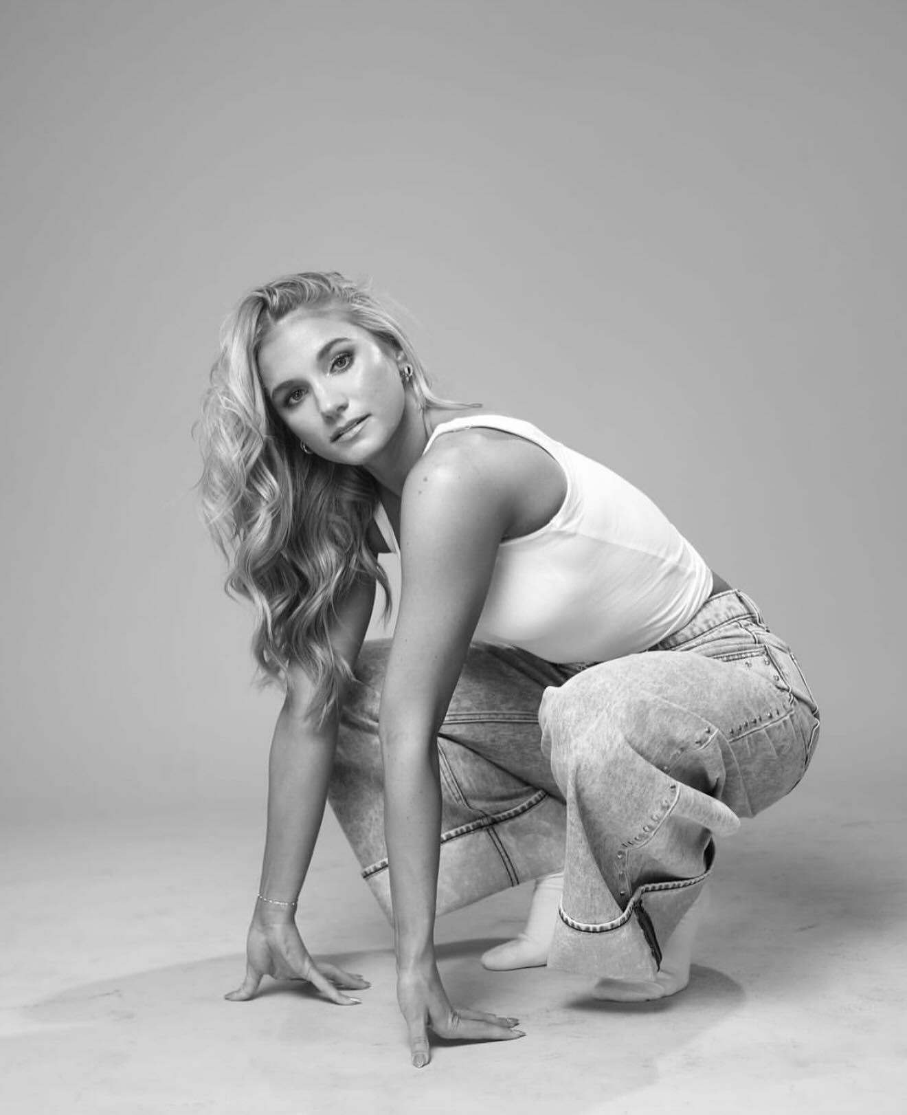 [ @cali_wilson23 ] 

styled by @fitswithblair @blair_james 
shot by @leegumbs.photography 
hair &amp; makeup by @alottalarke