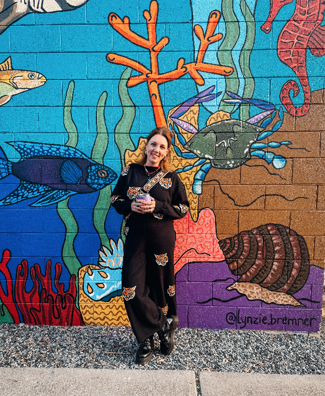 Lynzie Bremner Mural Artist.png