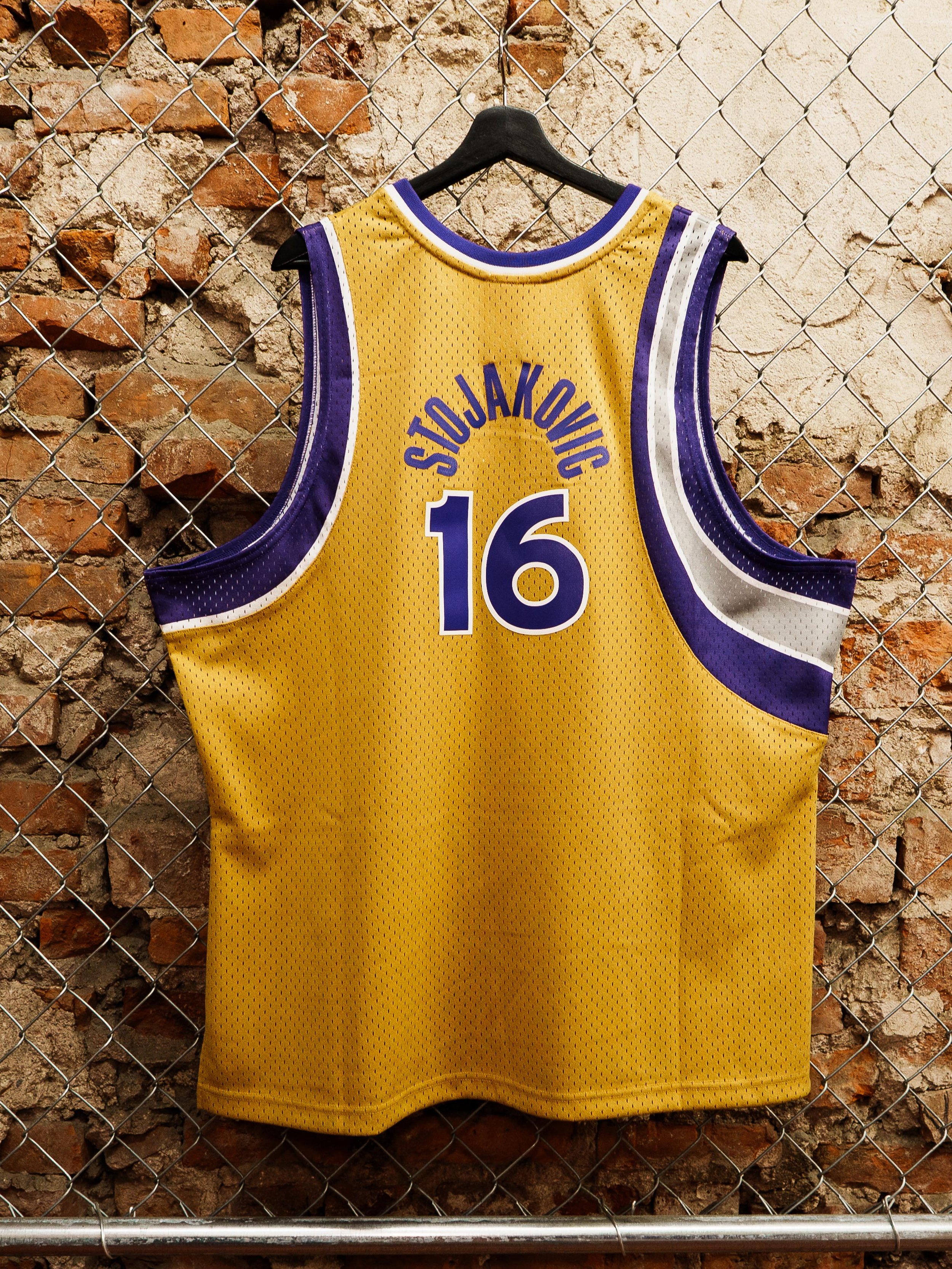 STOJAKOVIC_back.jpg