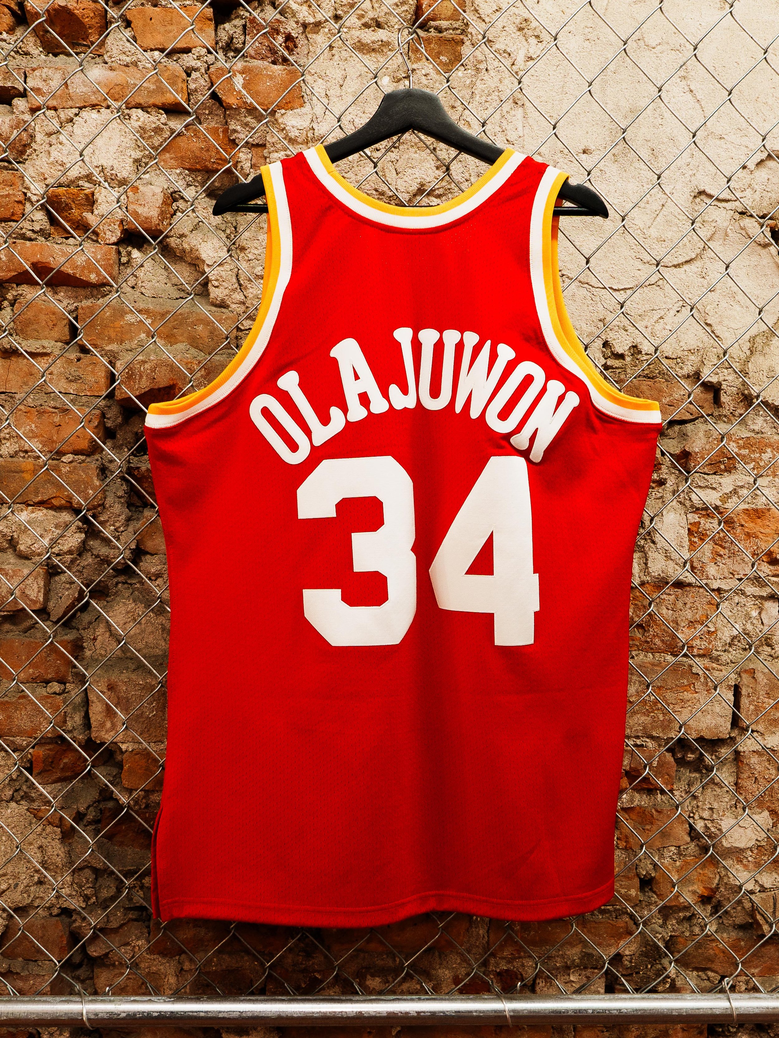 OLAJUWON_back.jpg