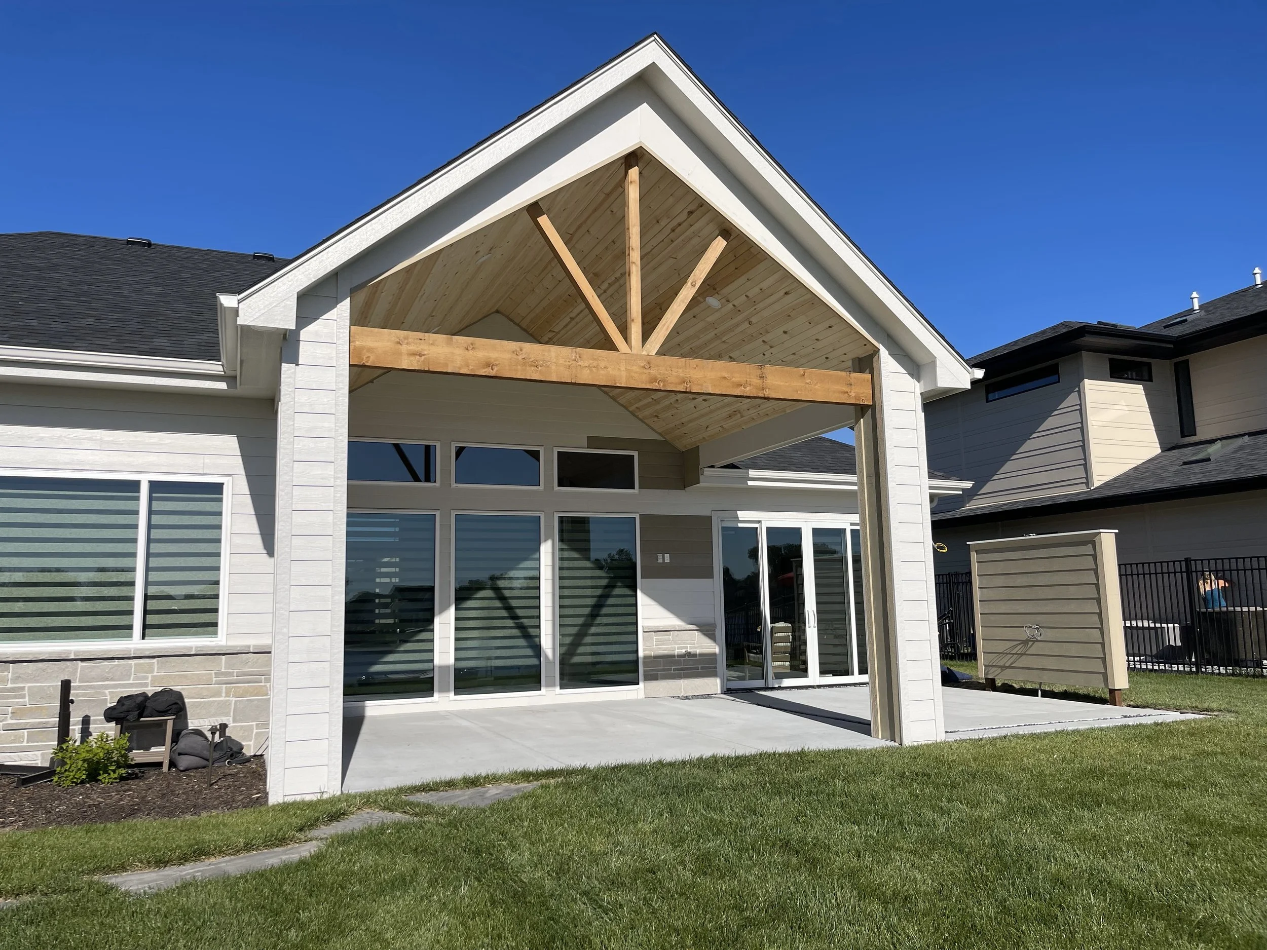 Covered porch 12.jpeg