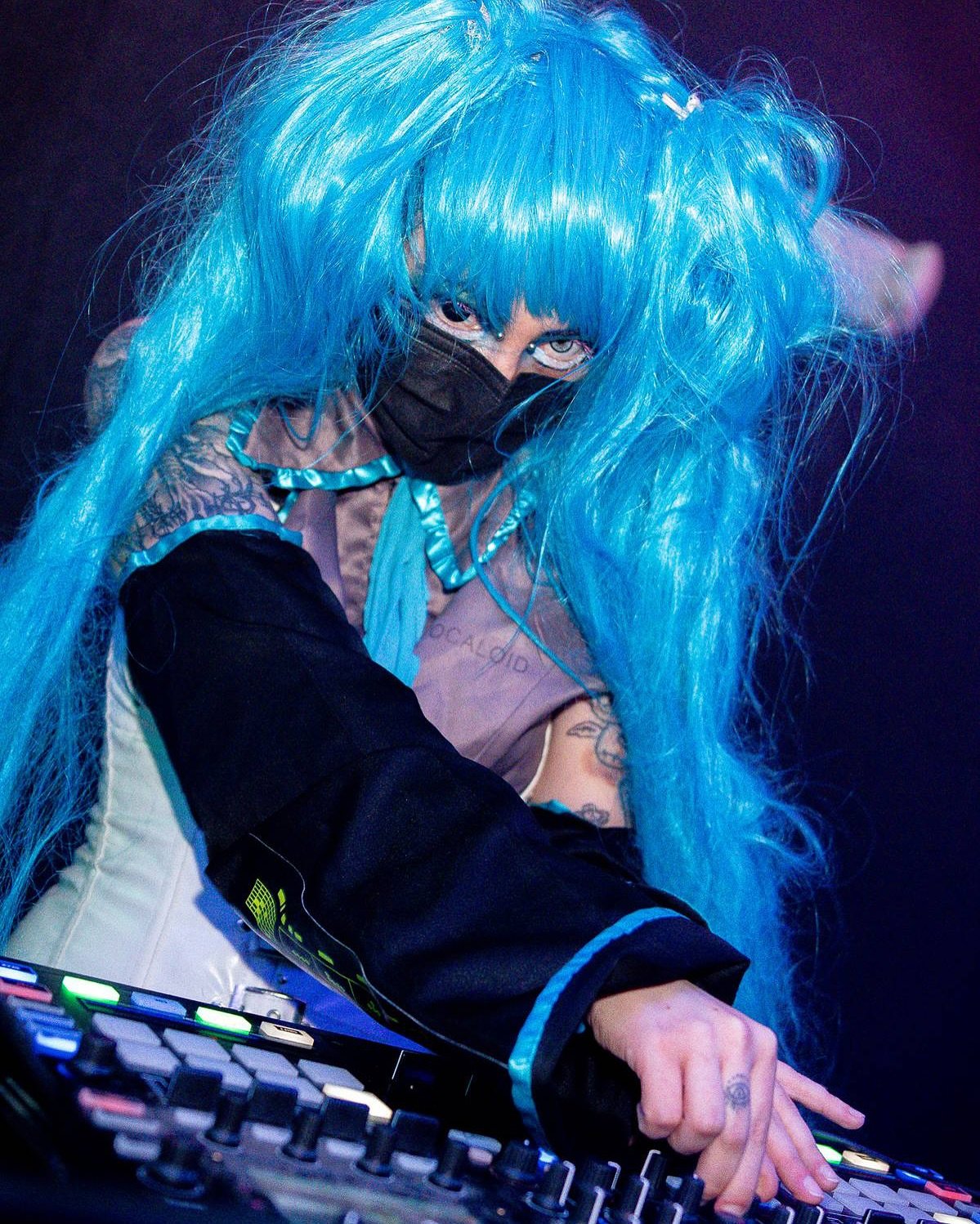 MY MIKU RAVE SET IS NOW AVAILABLE ON YOUTUBE 🗣️
📷 @echoesofmotion (the goat)