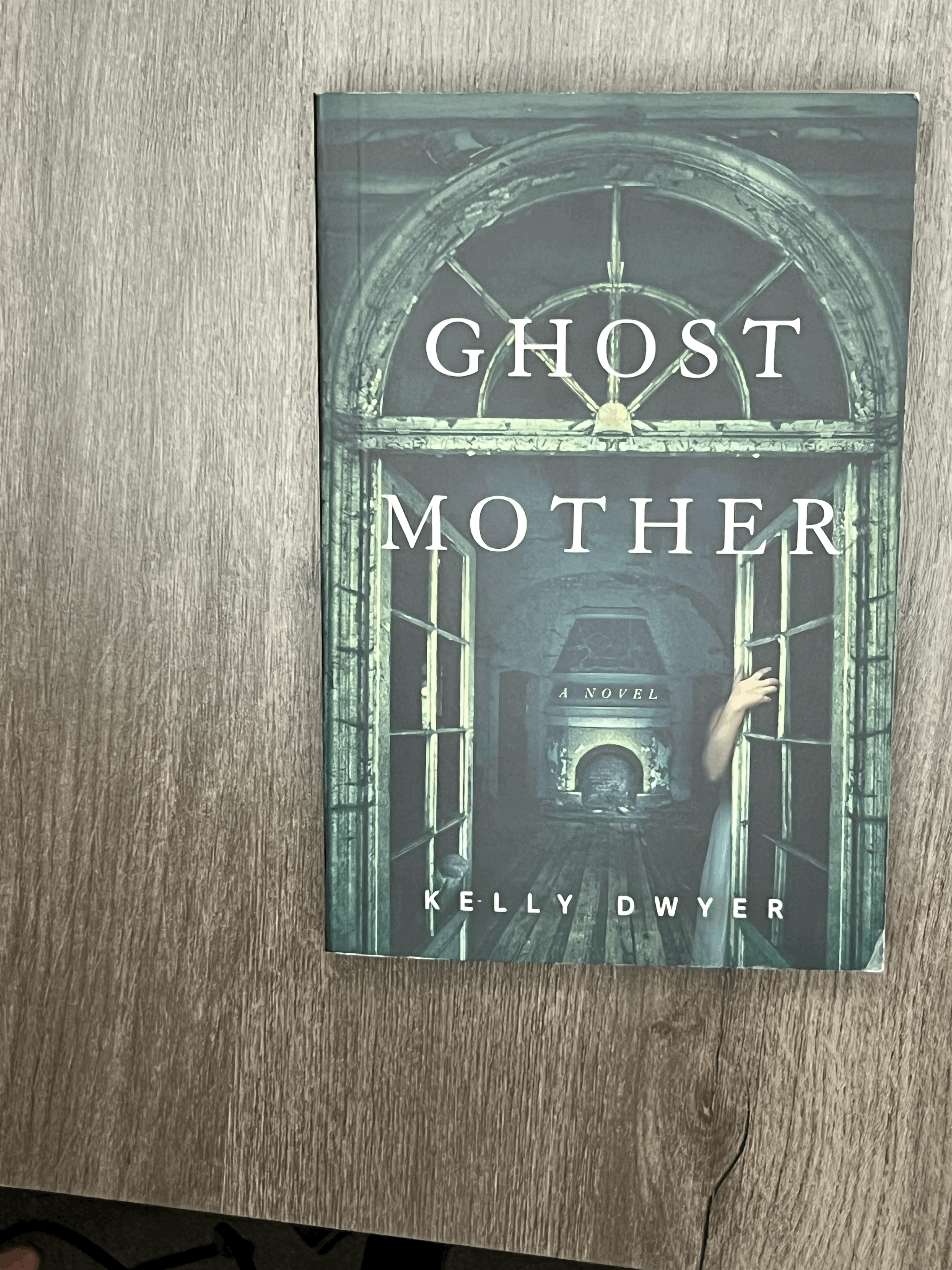 Ghost Mother - Kelly Dwyer