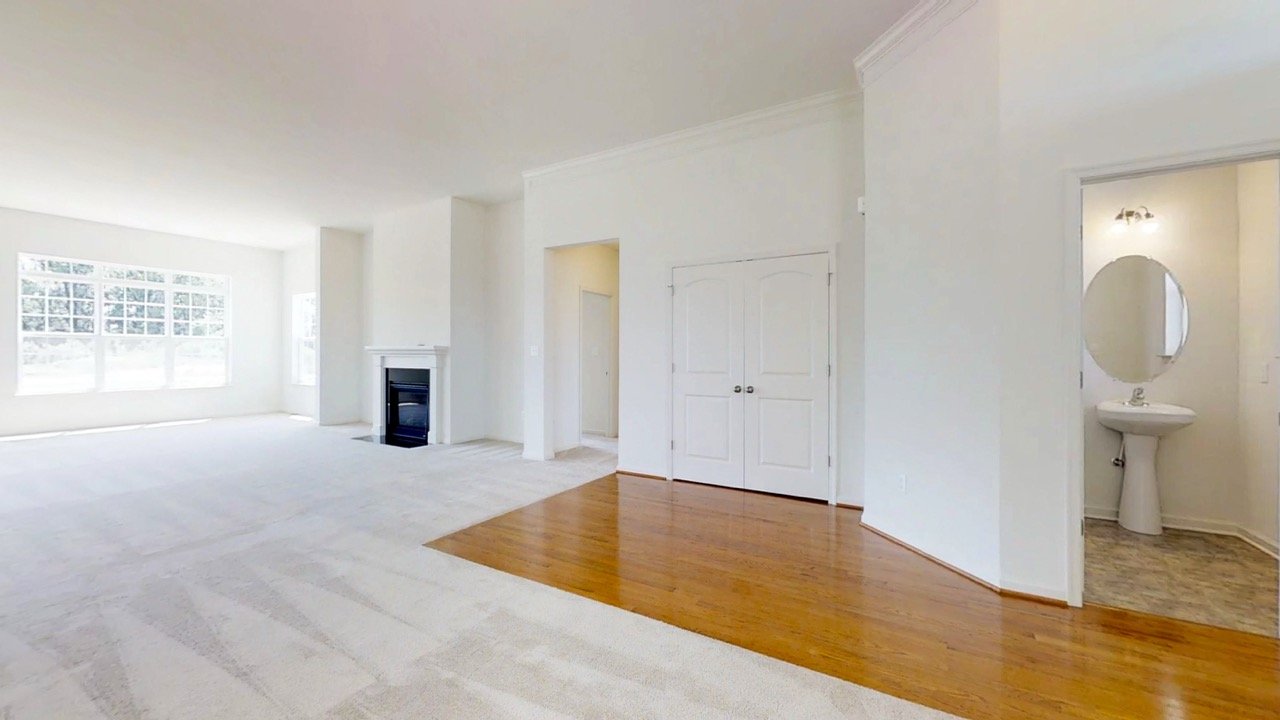 JS_model_jeffersongrand_gallery_2.jpeg