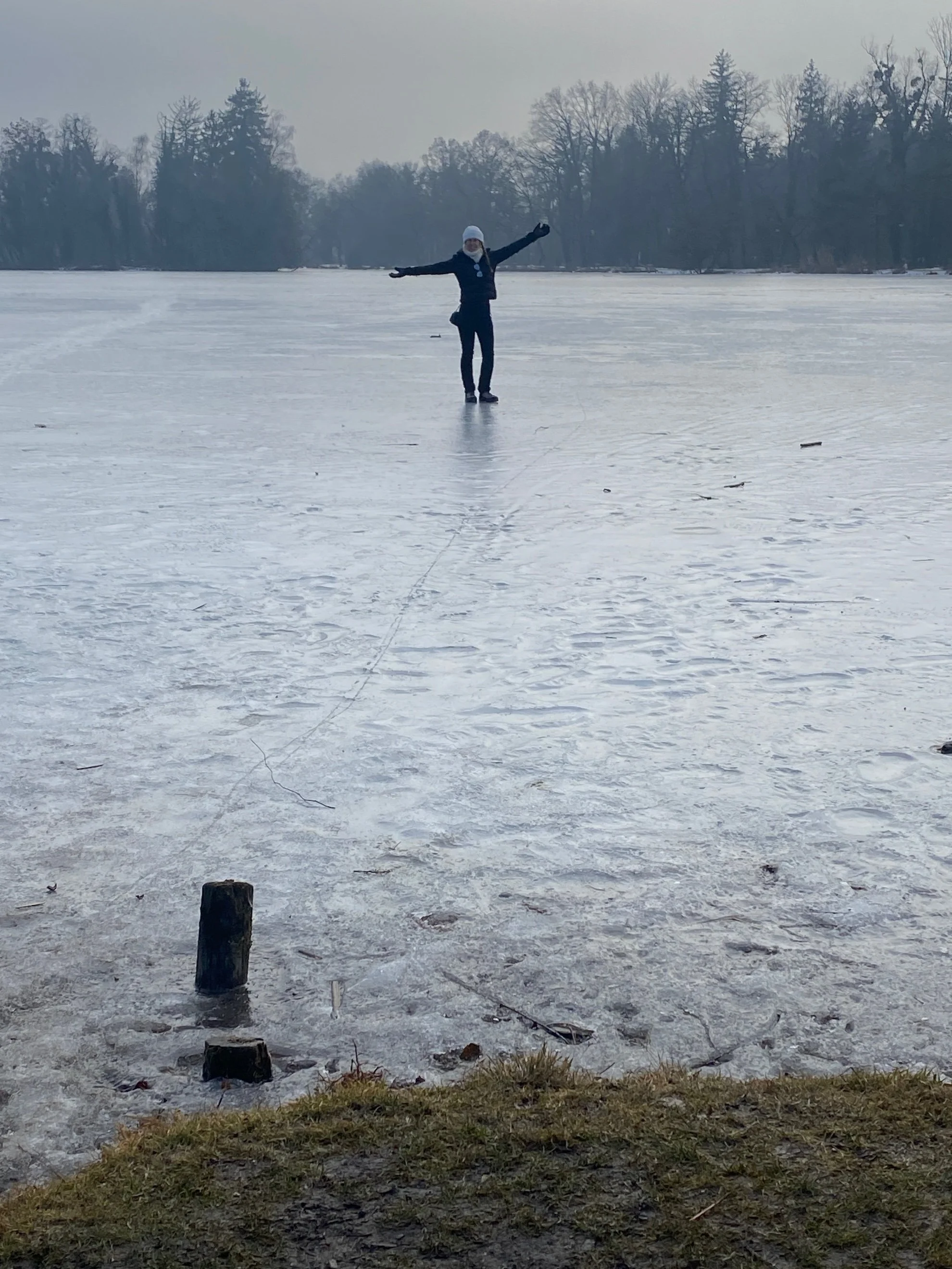Walking on the frozen lake at Leopoldskroner Weiher Monchsberg 