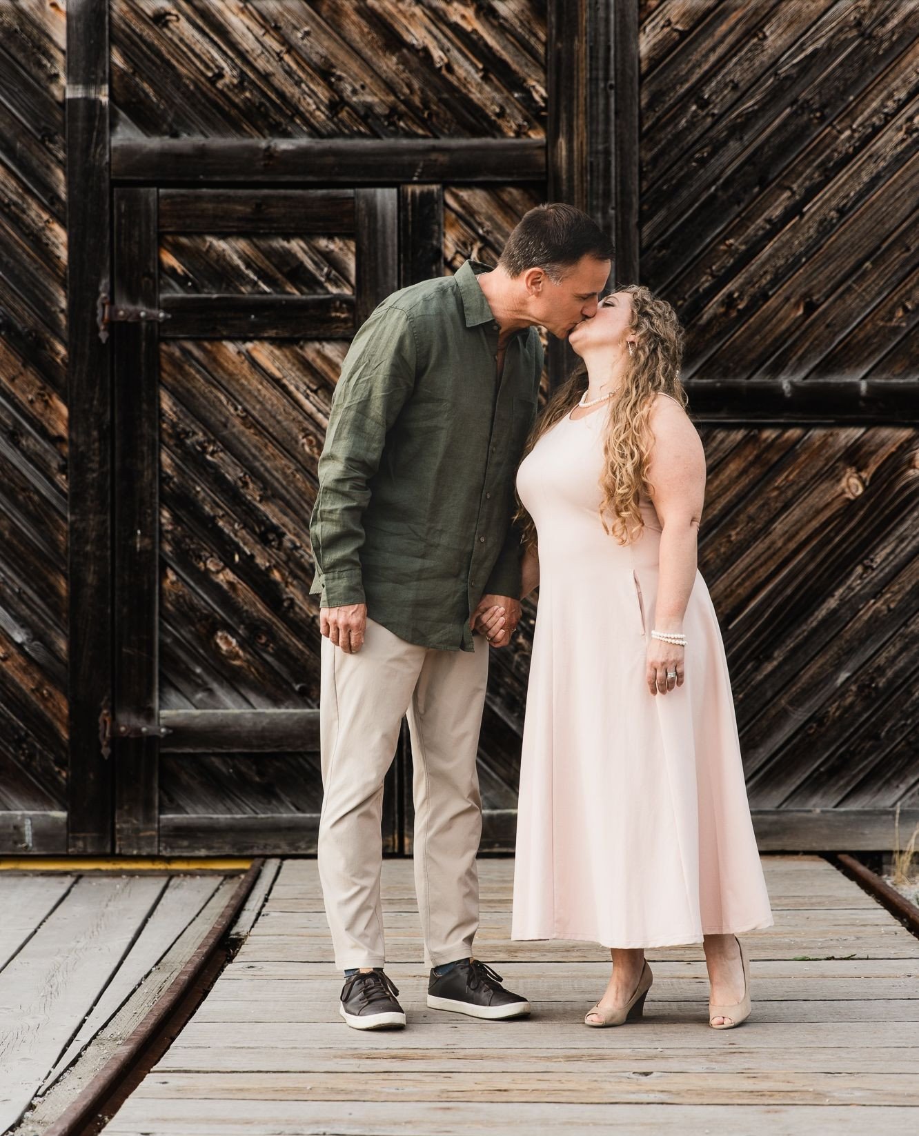 A family story doesn&rsquo;t start with the kids. It begins with the bond between two people, the foundation of it all. The laughter, the smiles, the quiet moments shared between mom and dad&mdash;they deserve to be captured too. ⁠

My family photosh