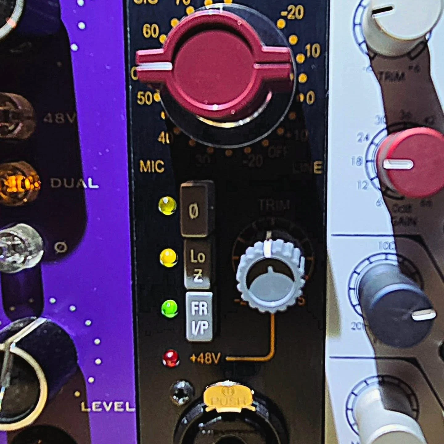 New gear and new merch day at LedBelly Sound Studio!
Come get something to wear and record some tasty tracks.
#everyone