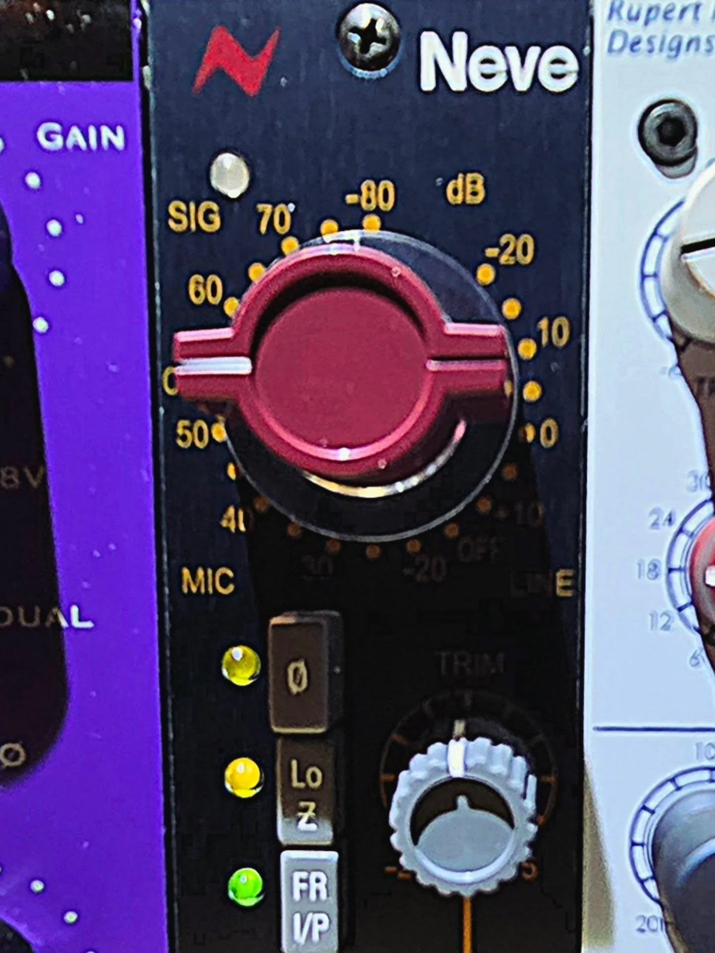 New gear and new merch day at LedBelly Sound Studio!
Come get something to wear and record some tasty tracks.
#everyone