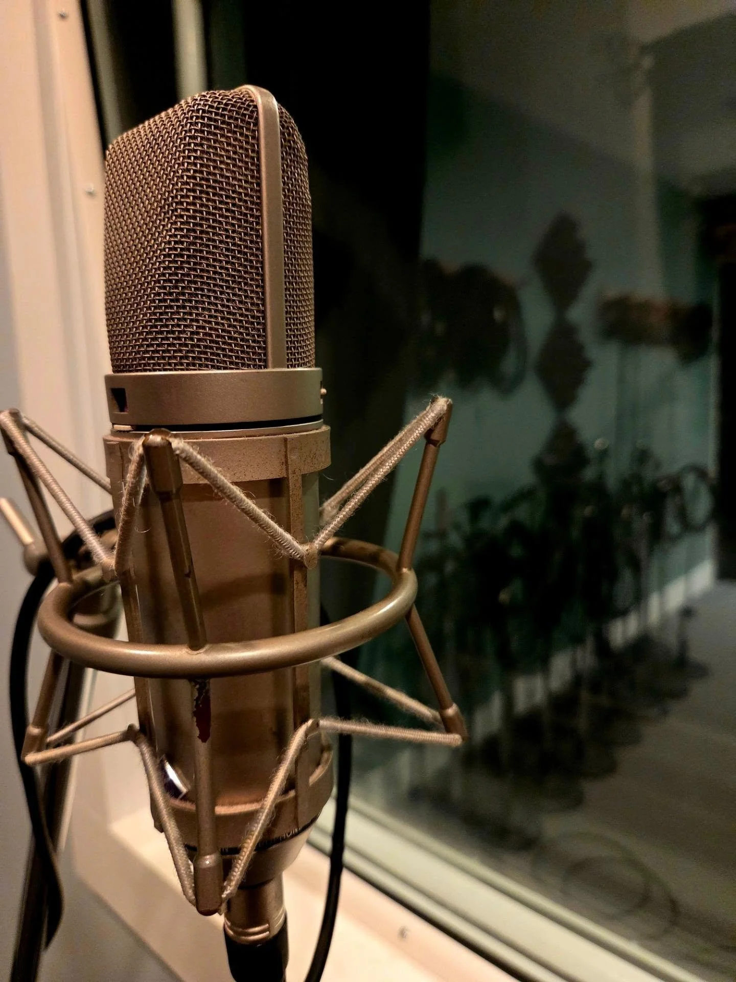 Neumann U87Ai
#MusicIsLife
#CreateMusic
#OriginalMusic
#MusicMakers
#SongwritersOfInstagram
StudioSessions
BeatMakers
MusicCreation
CreativeProcess
FromDemoToMaster
TrackByTrack
RecordingArtist
StudioVocalBooth
MicCheck
MusicJourney
IndependentArtist