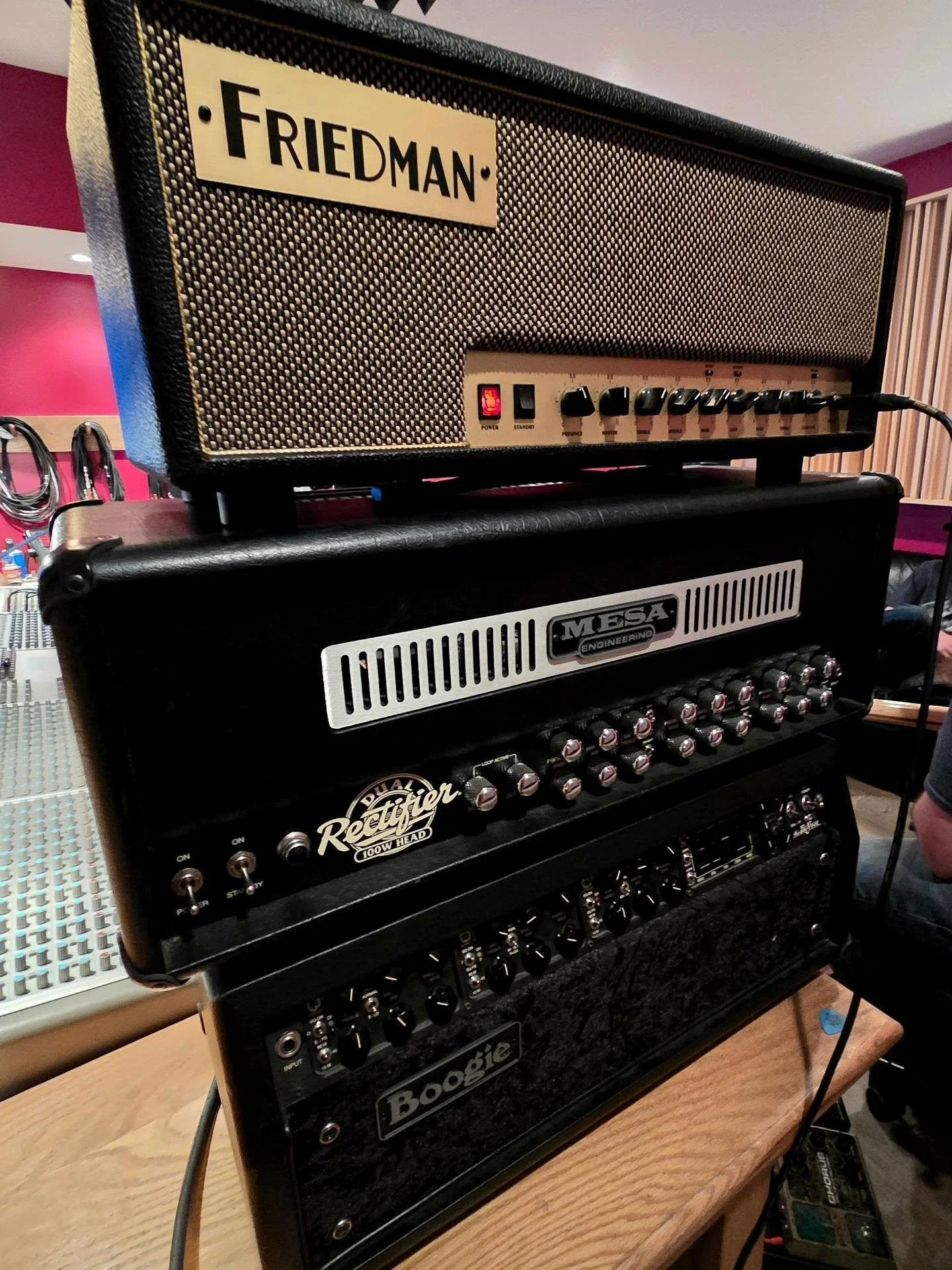 Tracking guitars with Bleach Garden
#bleachgarden
#shure
#akgaudio
#royerlabs
#mojaveaudio
rodemic
michael_joly_engineering
electrovoiceofficial
audiotechnicausa
fender
gibsonguitar
officialspector 
darkglasselectronics
ampeg
orangeamplifiers
marshal