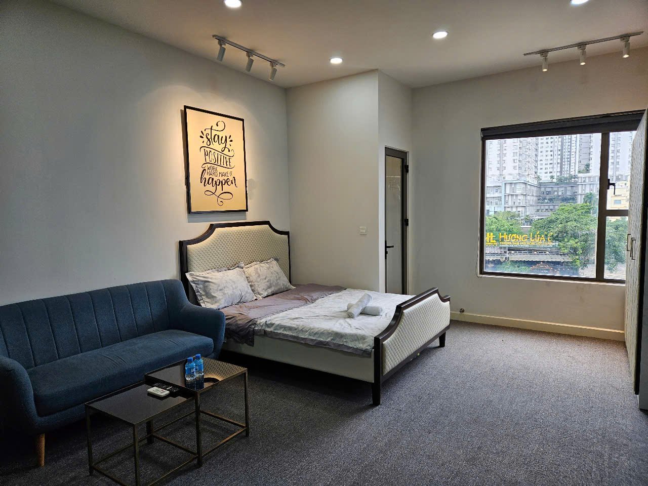 b03-34 bedroom.jpg