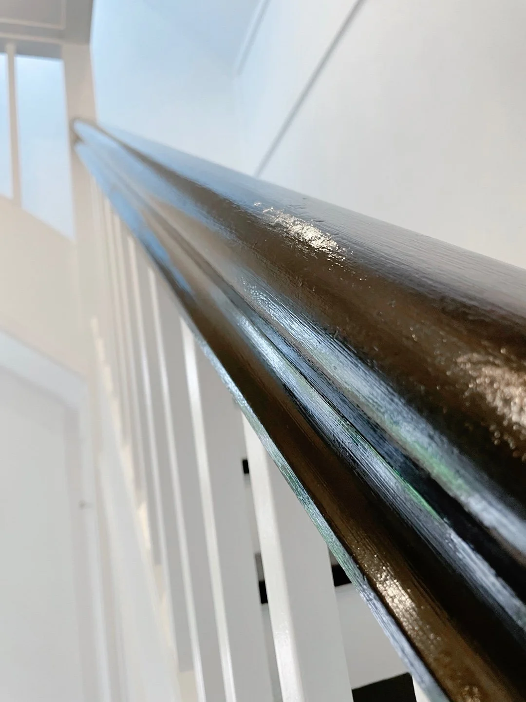Handrail re paint with Dulux Aqua enamel gloss in Black