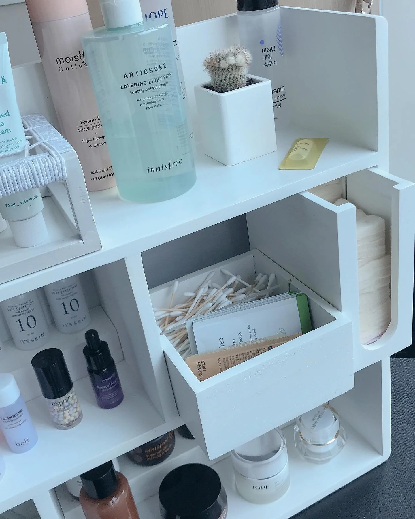 How many small items can you not find easily ?? SHOP// www.bleachlafurnishings.com #storagesolutions #storageideas #skincare #makeup #makeuporganization #makeupstorage #cosmeticorganizer