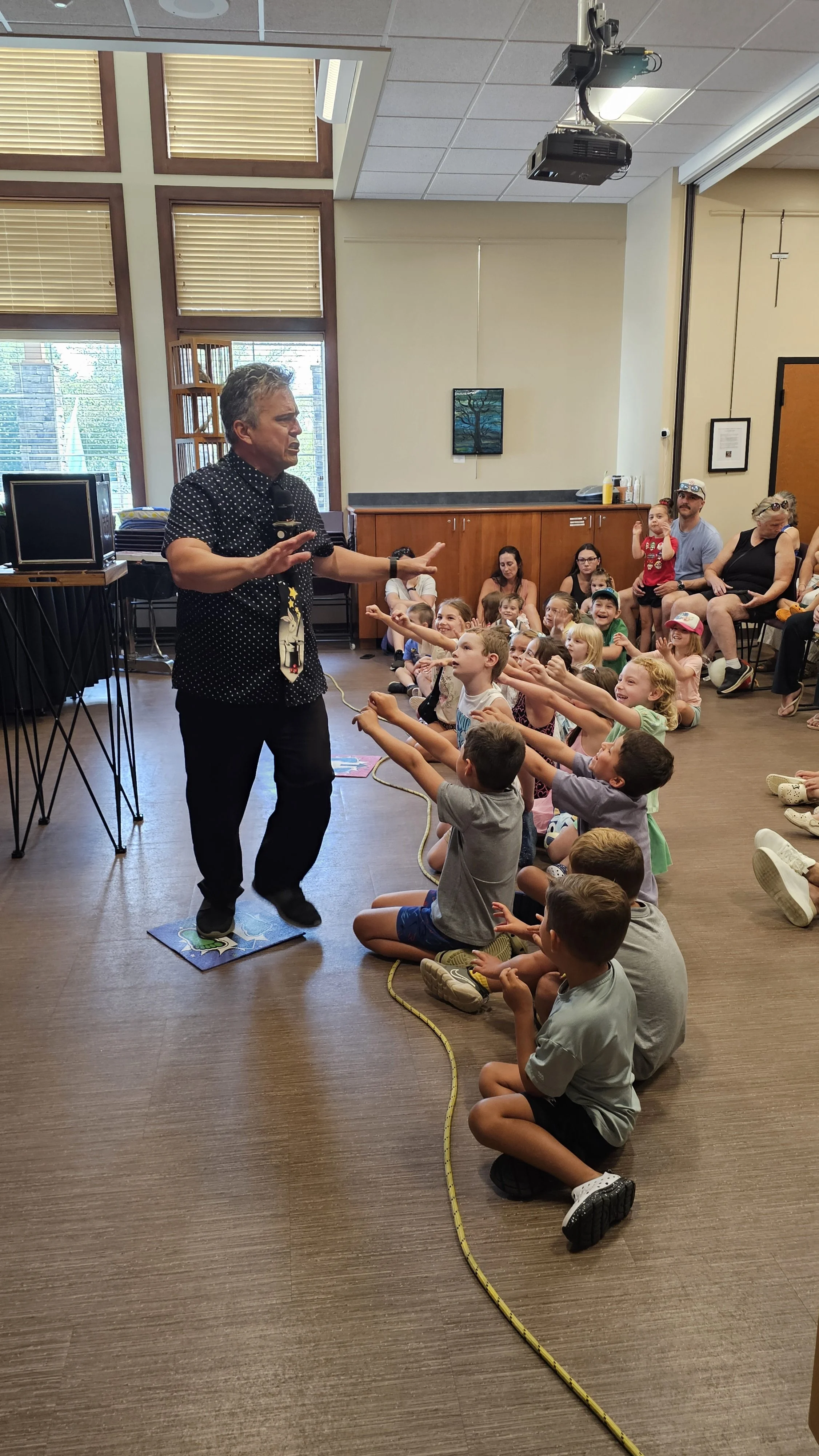 Magic Fred in front of kids