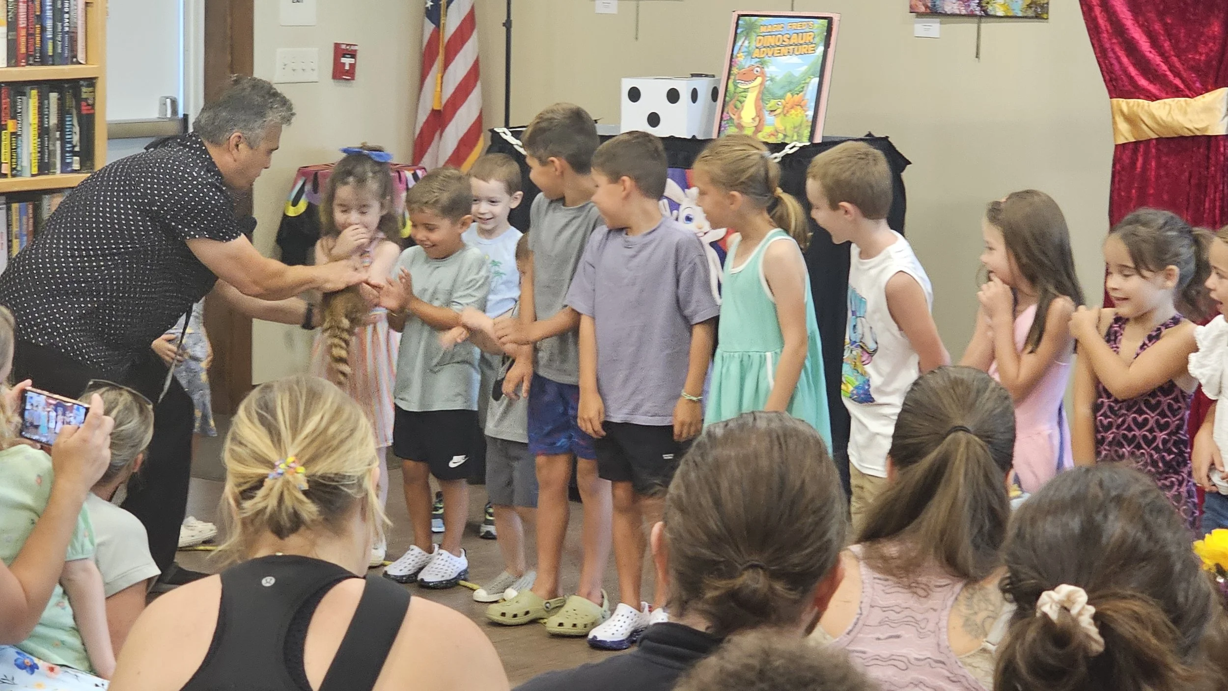 Kids meet puppets