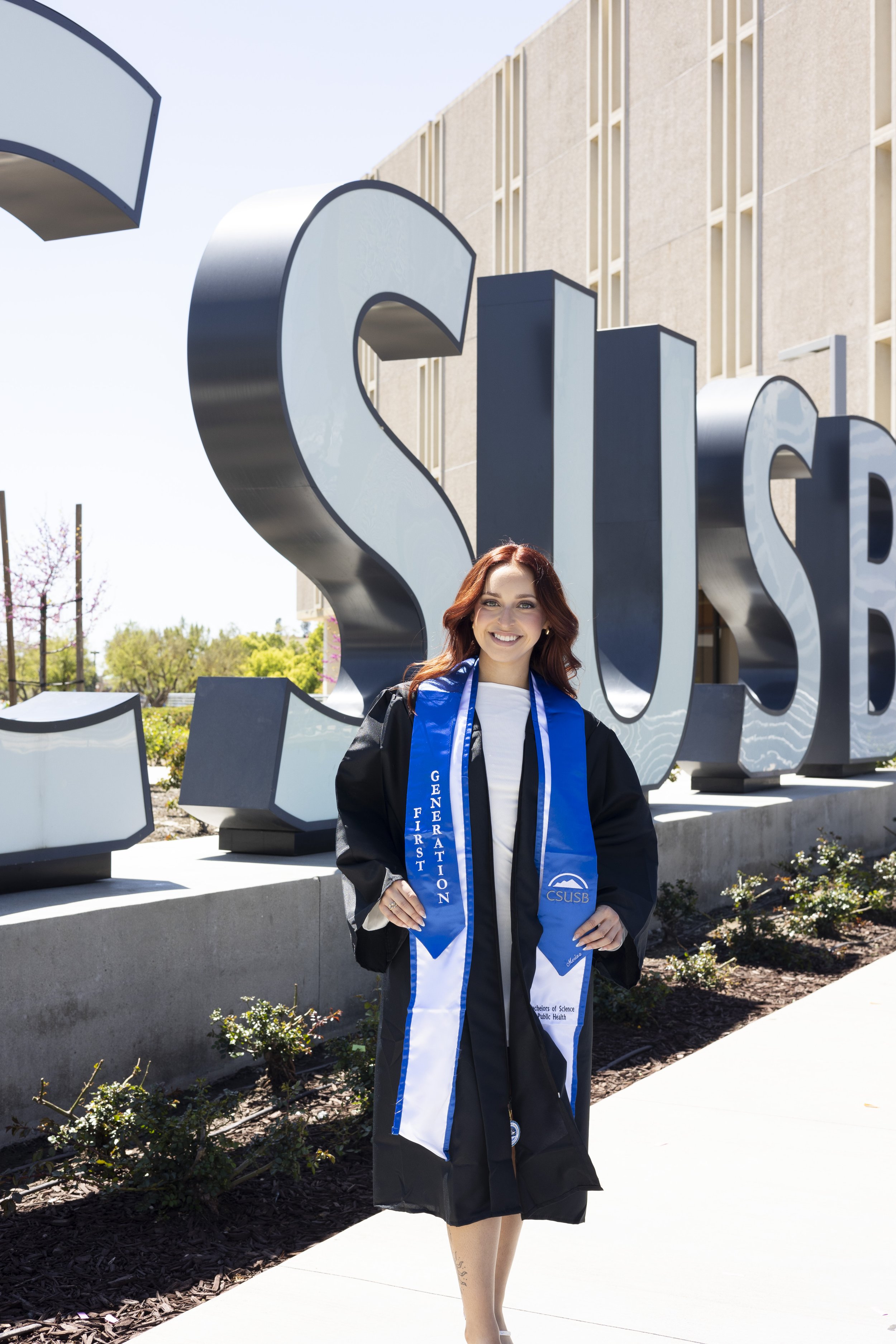 lora_grad_photoshoot_040525_15.jpg