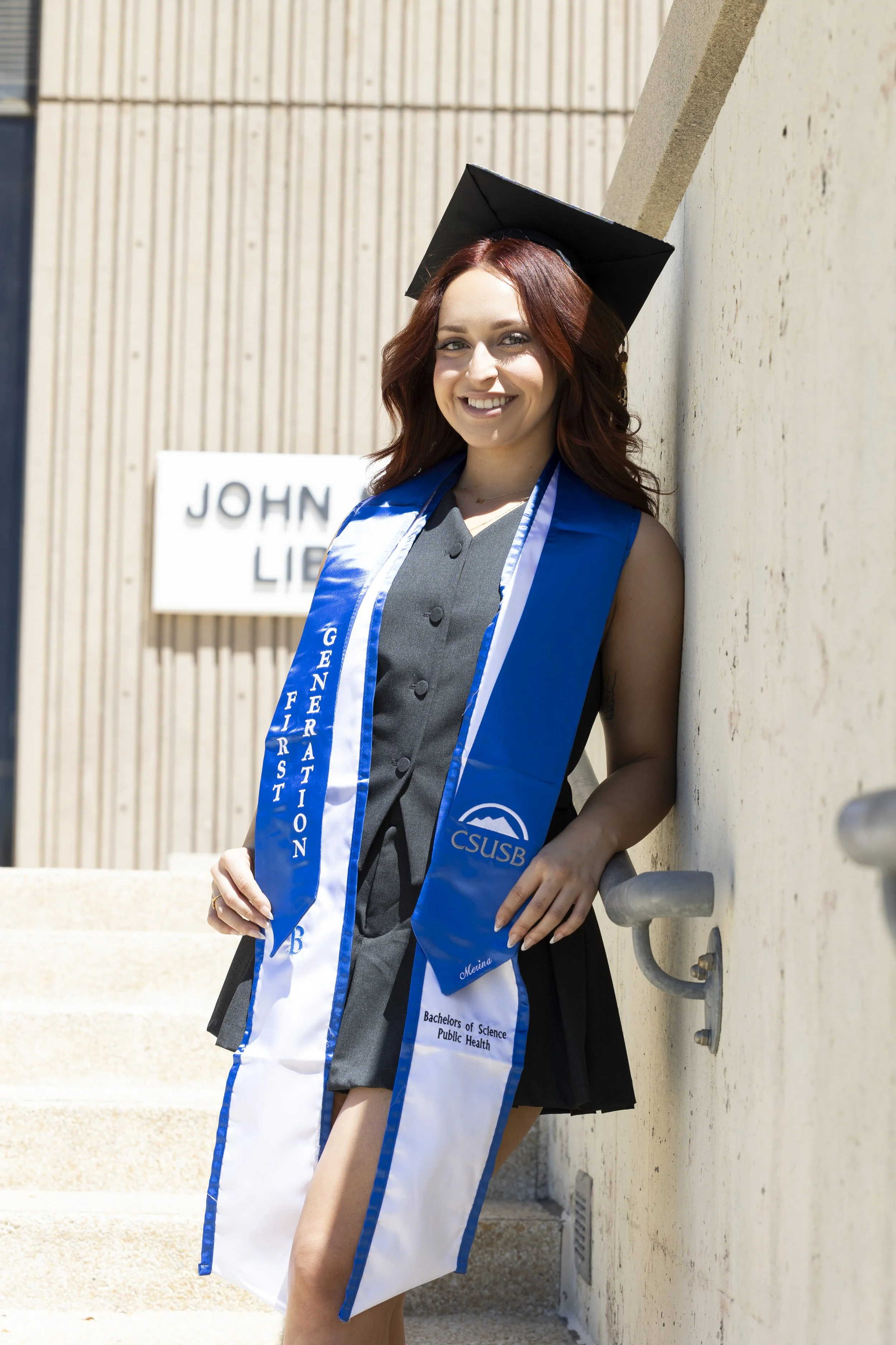 lora_grad_photoshoot_040525_5.jpg