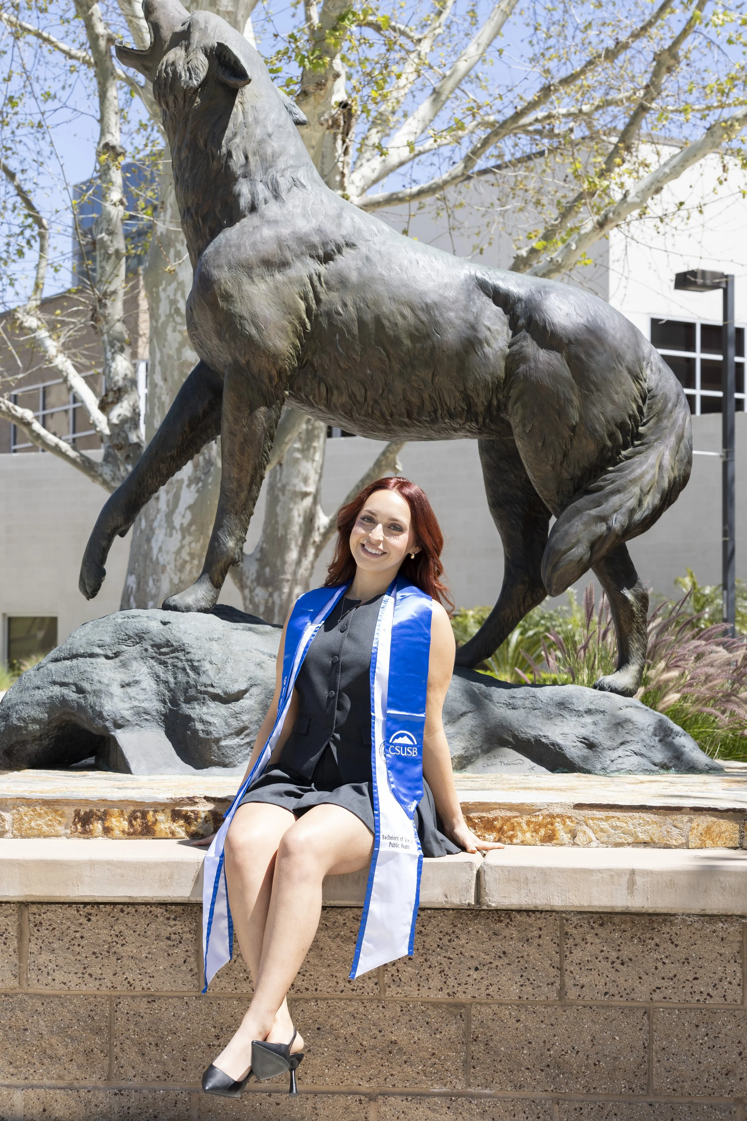 lora_grad_photoshoot_040525_1.jpg
