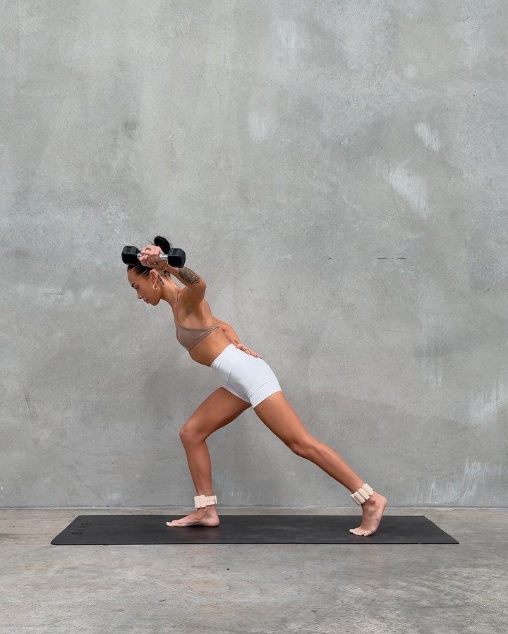 40 MINUTE FULL BODY SWEAT &amp; SCULPT: WEIGHTS + ANKLE WEIGHTS ❤️&zwj;🔥

This was one of my FAVOURITES from this week&rsquo;s new uploads. Super dynamic, super strong, super sweaty. And that plank finisher 🙂&zwj;↕️🤌🏽

What did we think??? I can&