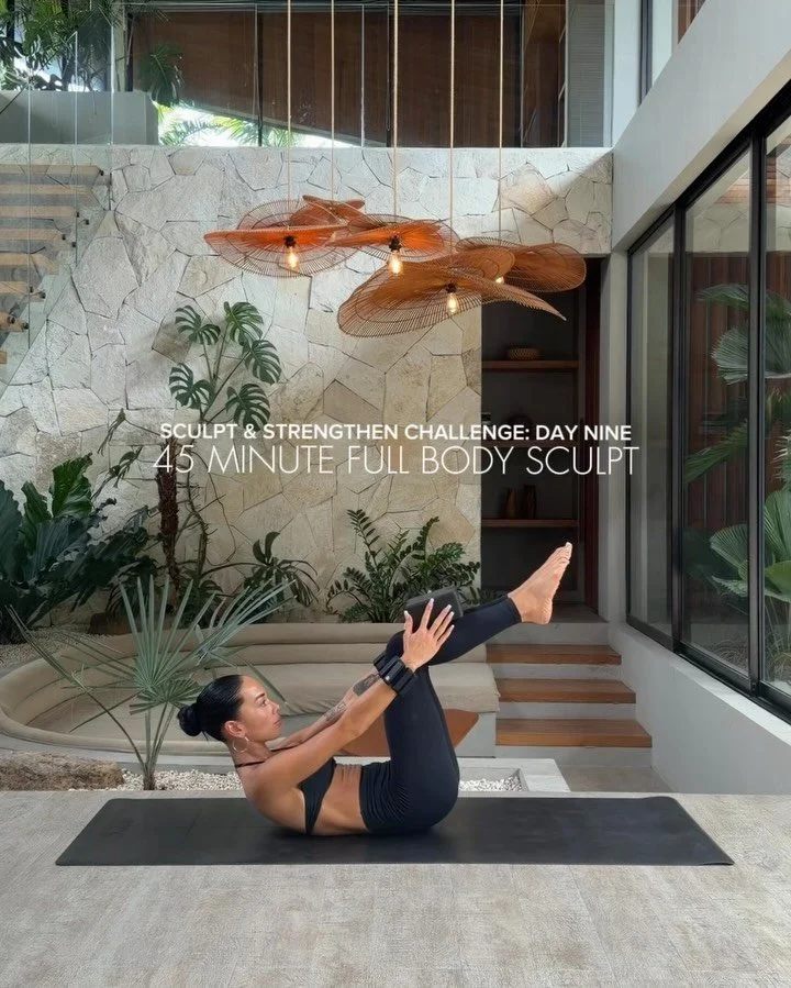 DAY NINE ❤️&zwj;🔥

Quads, calves, complete core, shoulder stabilisers. Fun &amp; flowy with the perfect amount of spice 🌶️ 

Full workout and challenge available on our website, linked in our bio. 

#fullbodyworkout #pilatesworkout #matpilates