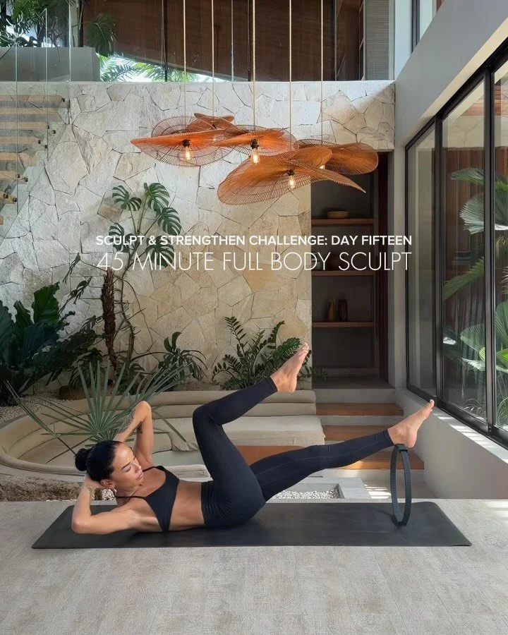 DAY FIFTEEN ❤️&zwj;🔥

Our reset day before things get spicy over during final week. Complete core, quads, glutes, light shoulders. 

#fullbodyworkout #pilatesworkout #onlineworkout #homeworkout #pilatesinstructor