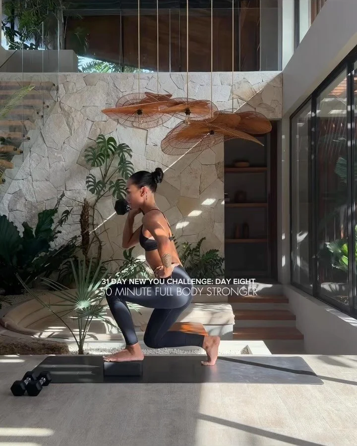 Day eight of our New You Challenge was.. a lot 🙂 

Wearing @csb 

Access the full workout &amp; challenge via the link in our bio. 

#fullbodyworkout #homeworkoutvideos #onlineworkouts