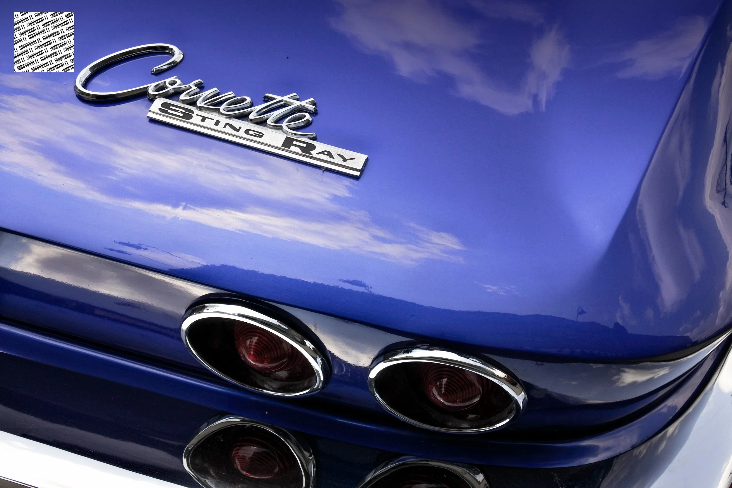 blue-corvette-sting-ray-rear-lights.jpg