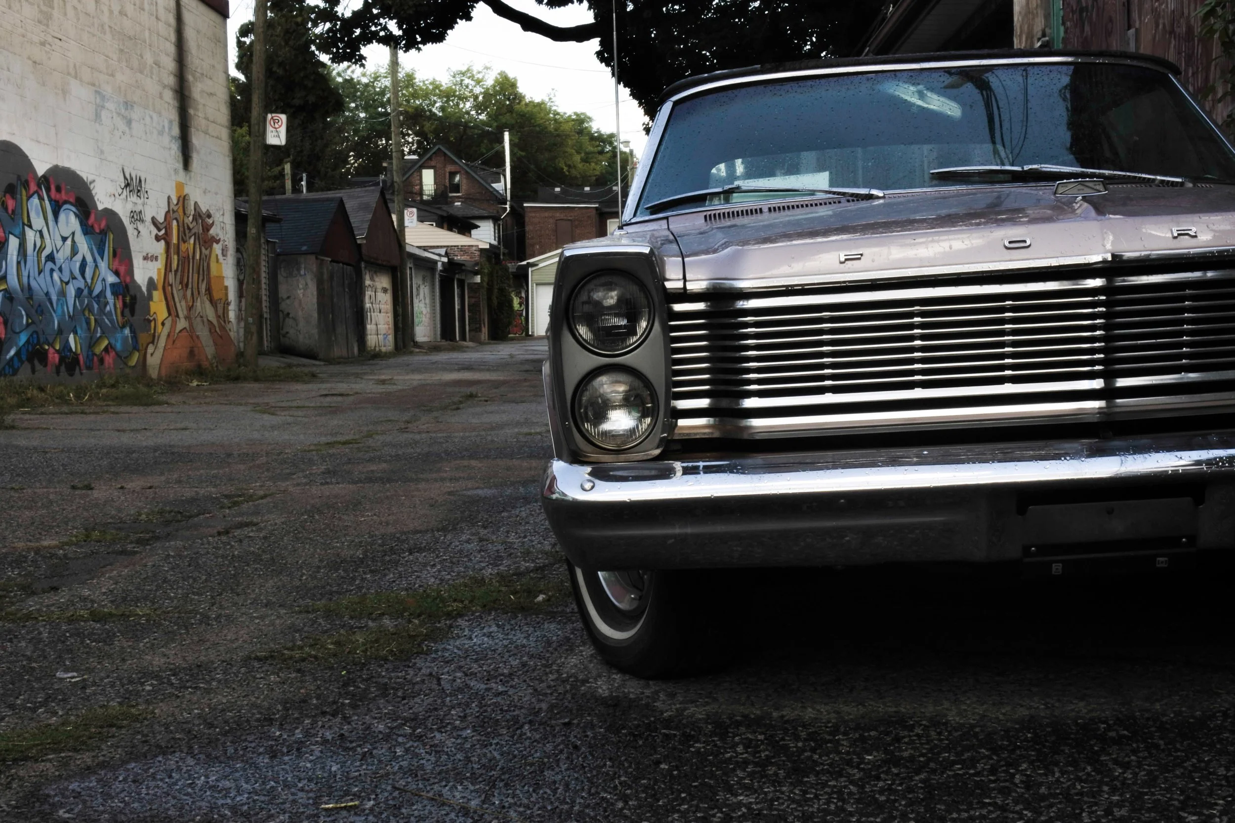 ford-alley-front-grille-graffiti-silver.jpg