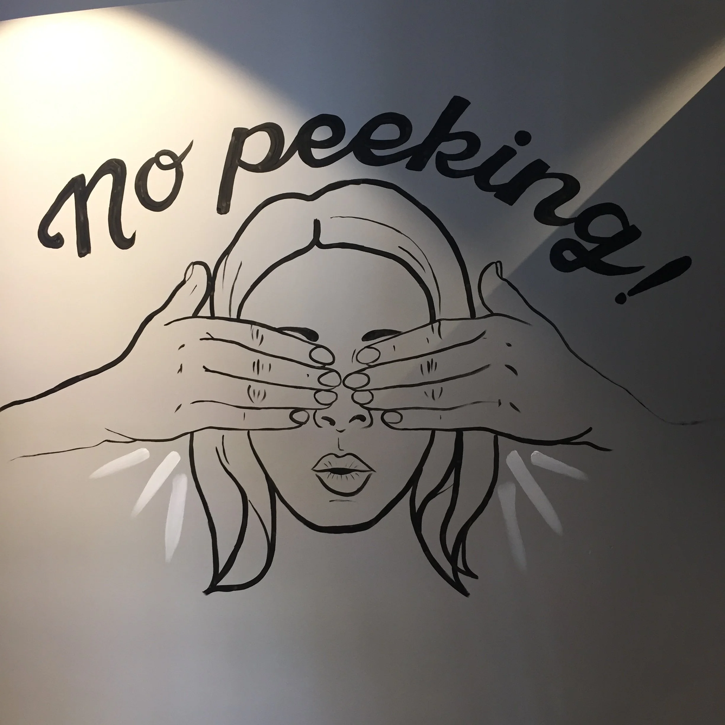 Mural no peeking.JPG