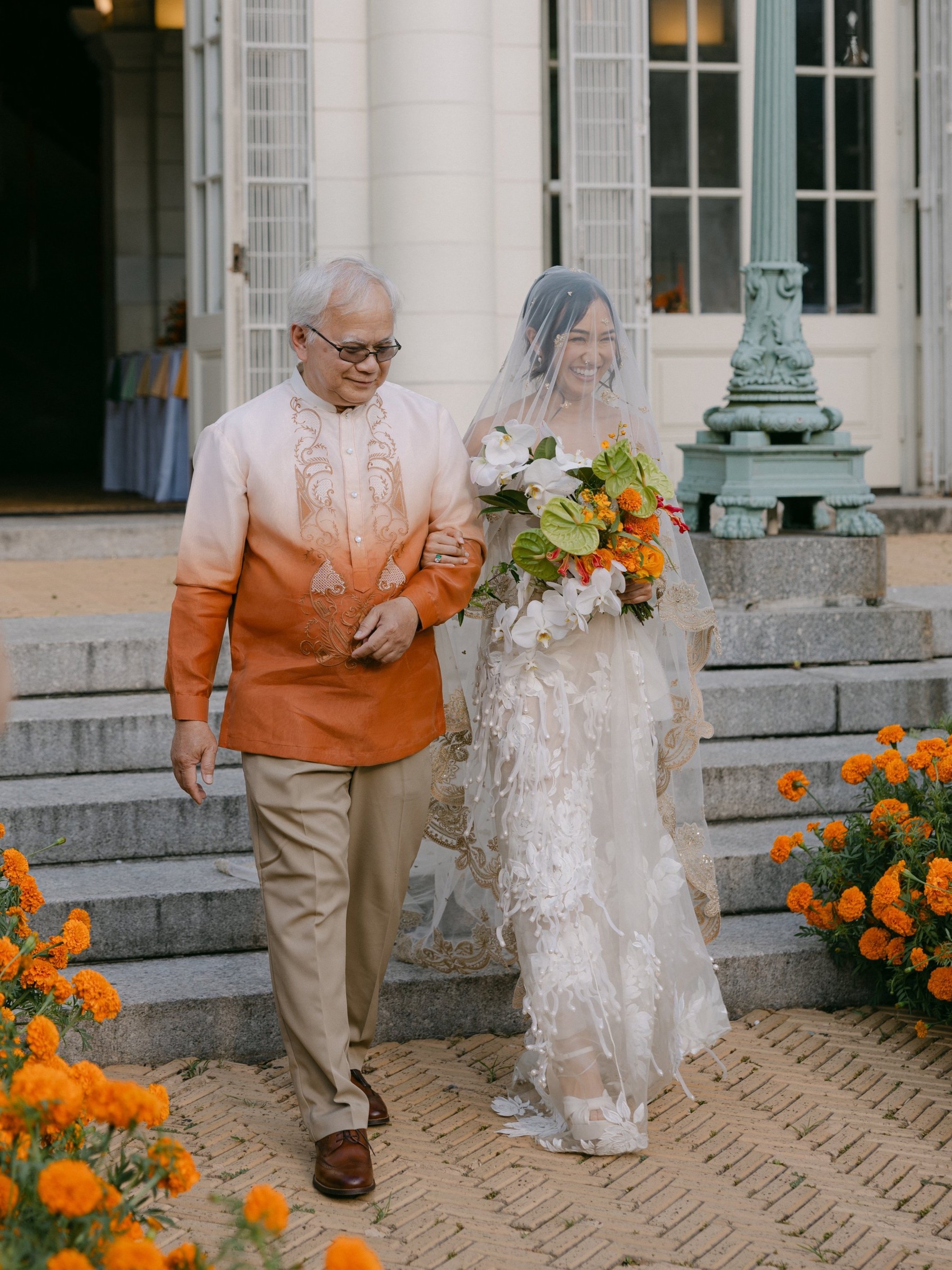 THE NEW YORK BRIDE WHO WORE GALLIANO, VERSACE AND TORANI - Bridal Styling