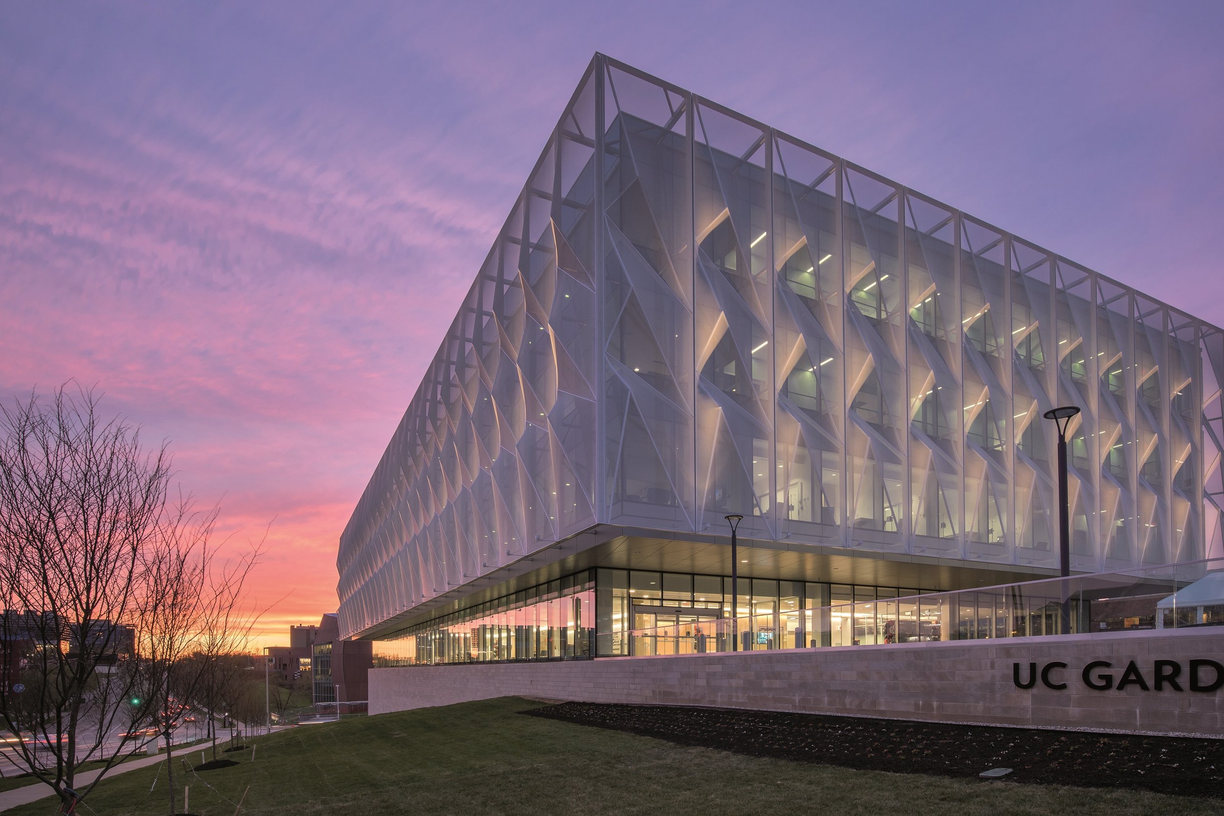 Cincinatti_Mehler-Texnologies_TF-400_examplary_facade-application_for_Eco-mesh.jpg
