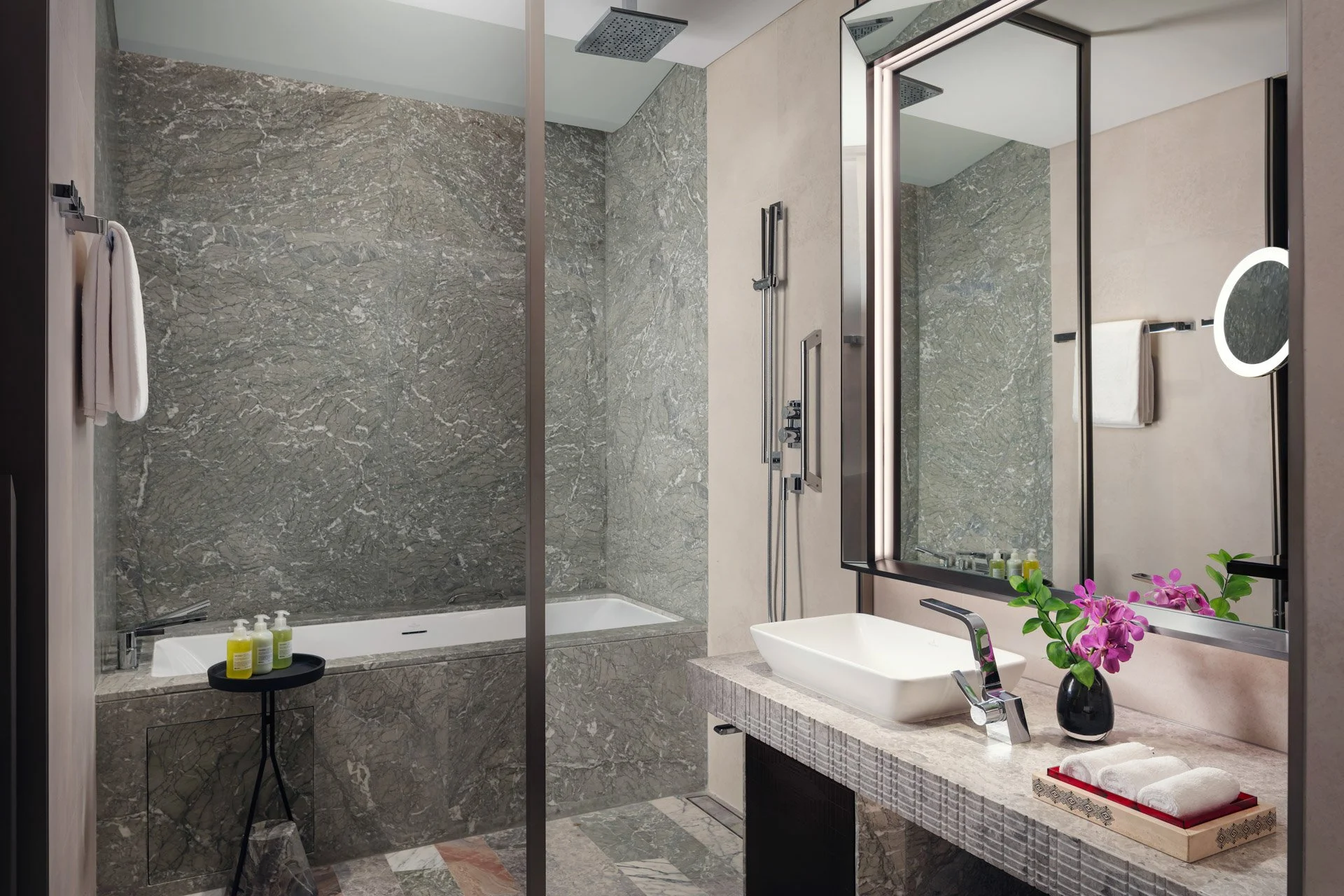 W Riyadh - KAFD  photo by Jiri Lizler hotel photographer_Deluxe_Twin_Bathroom.jpg