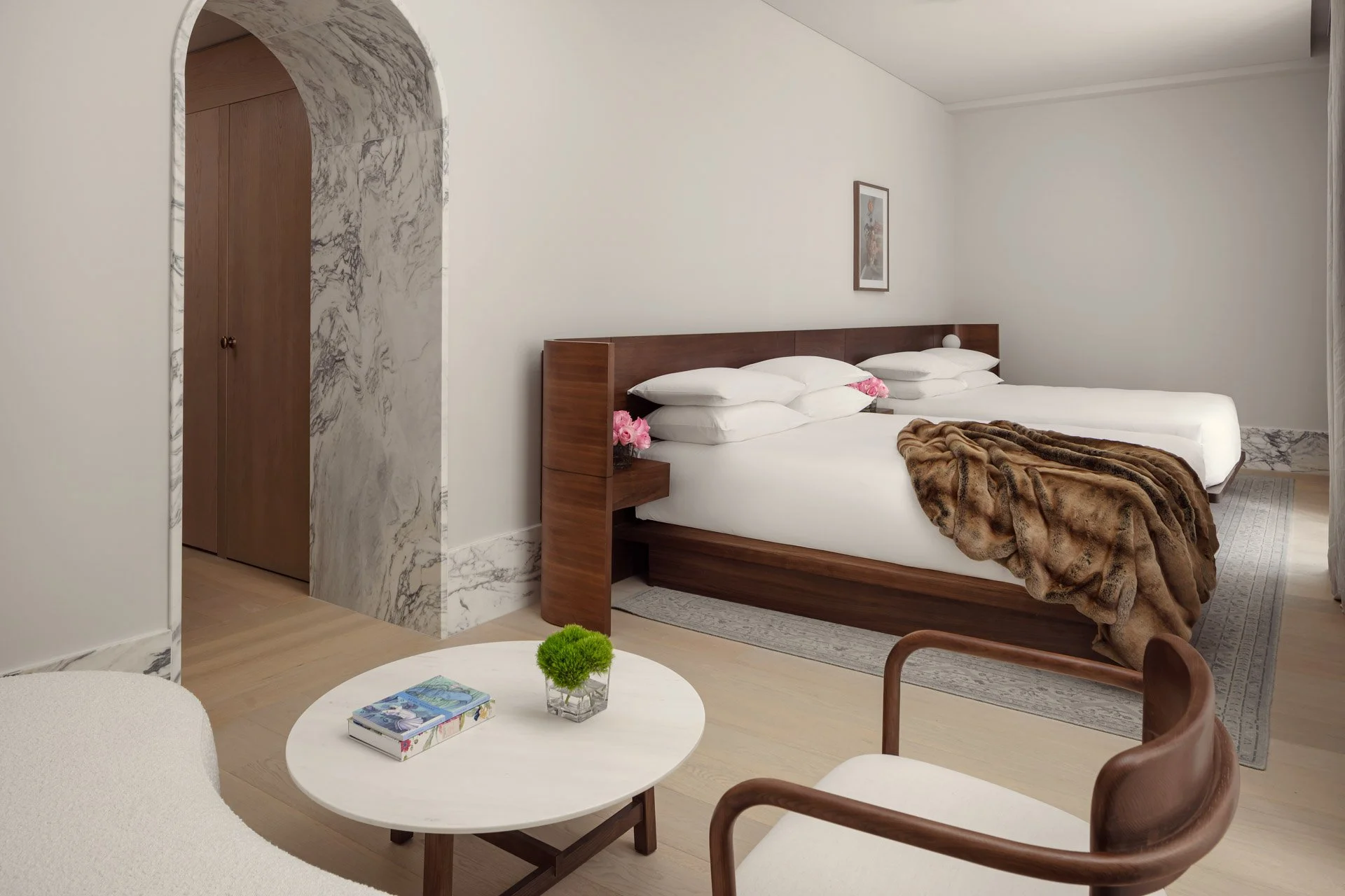 The Lake Como EDITION photo by Jiri Lizler hotel photographer_Guest_Room_Double_Bed_02.jpg