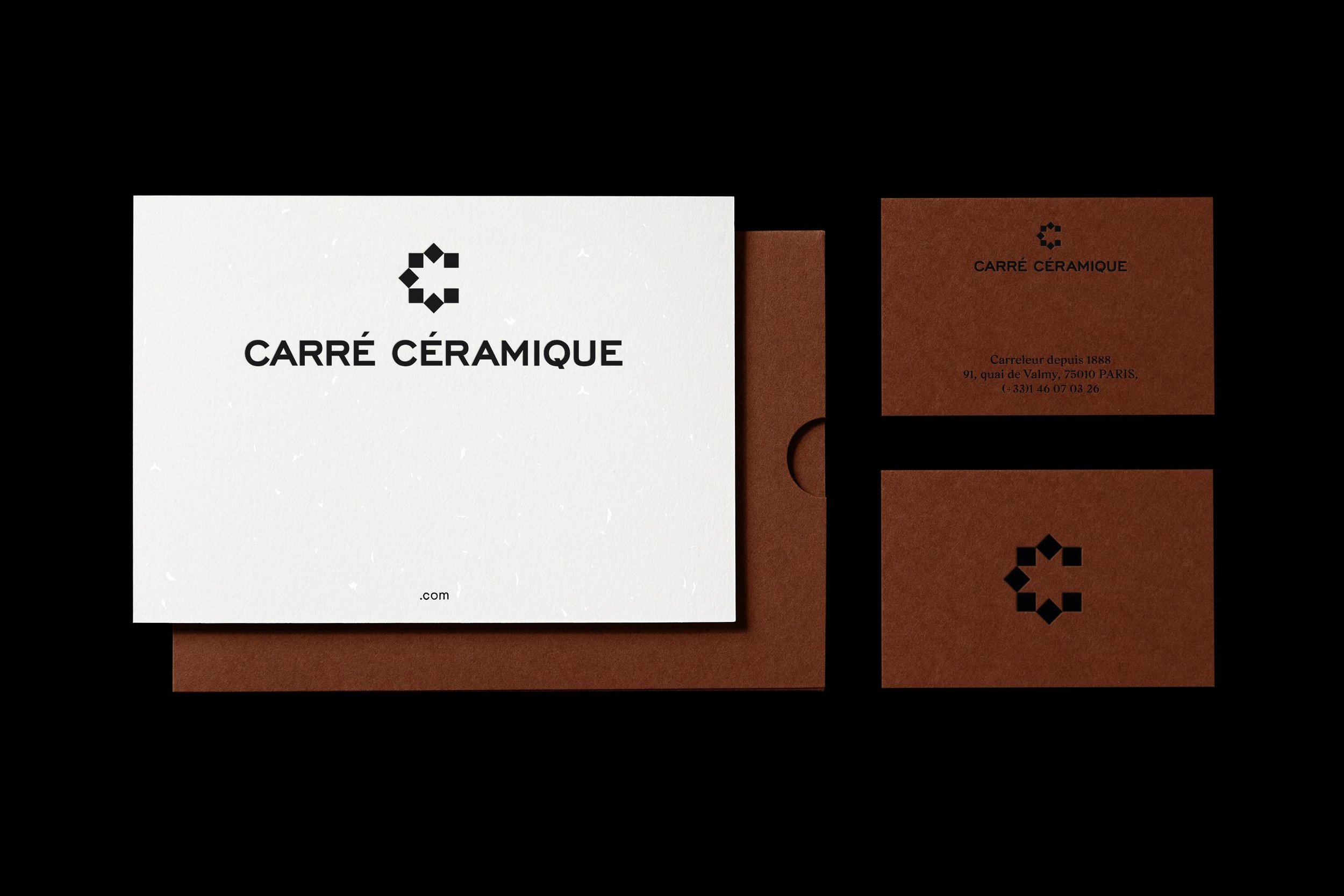 MOCKUP-CARRE-02.jpg