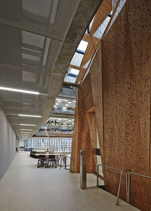69041064_UMelbourne_NADAAA_Interior2_tcm20-2174391 (1).jpg