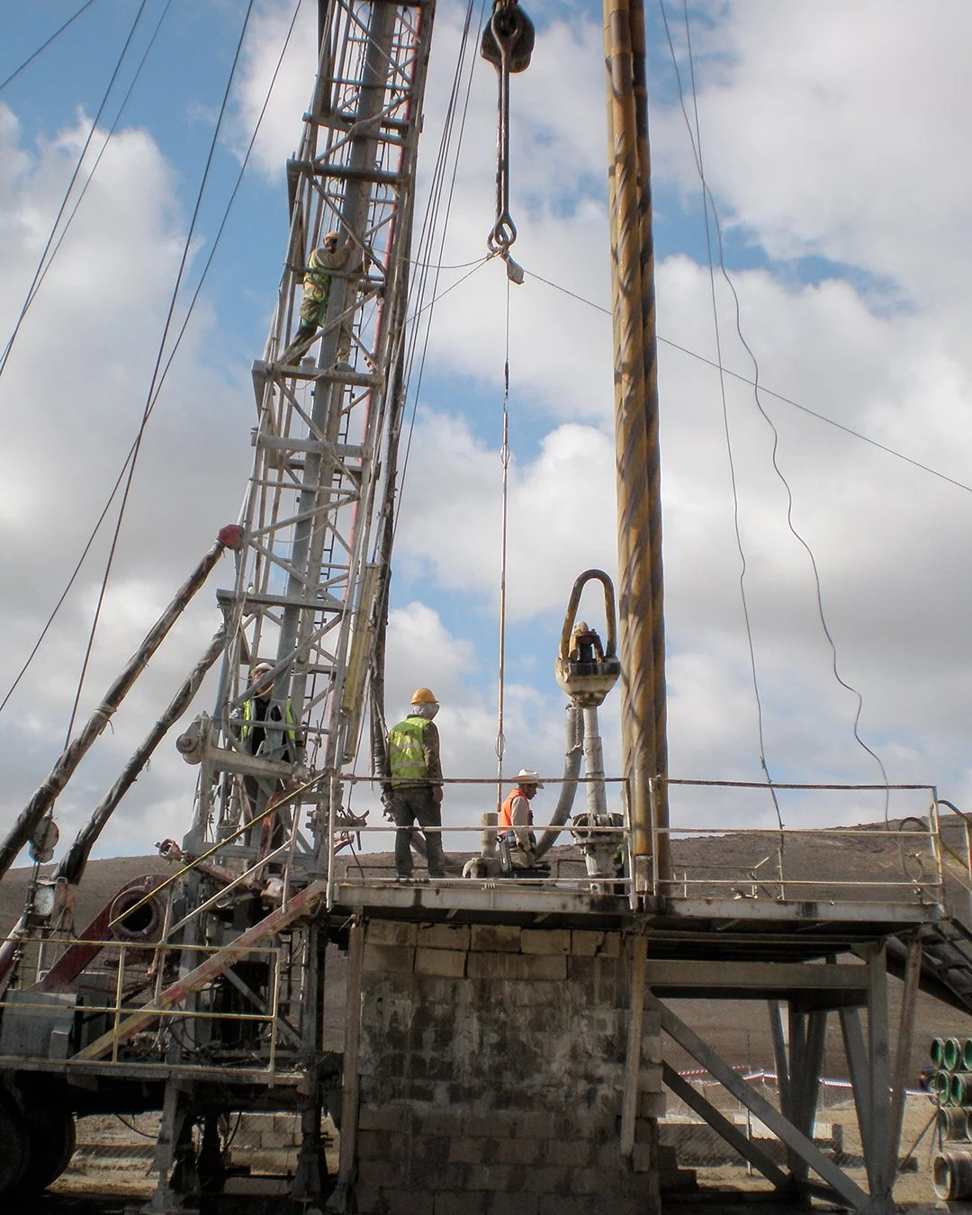 Inertial Sensing Compass25 Compass35 Magnetic Multishot Oil & Gas application at Polymetra Oil Rig Magnetic Surveying