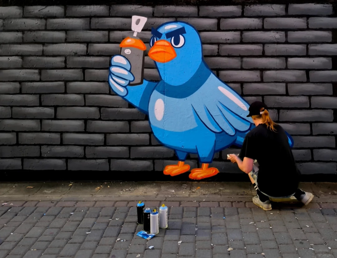 Graffiti Pigeon mural by Superflinda, Meeting of Styles Kosovo 2025. Photo by Streetart Schorsch.