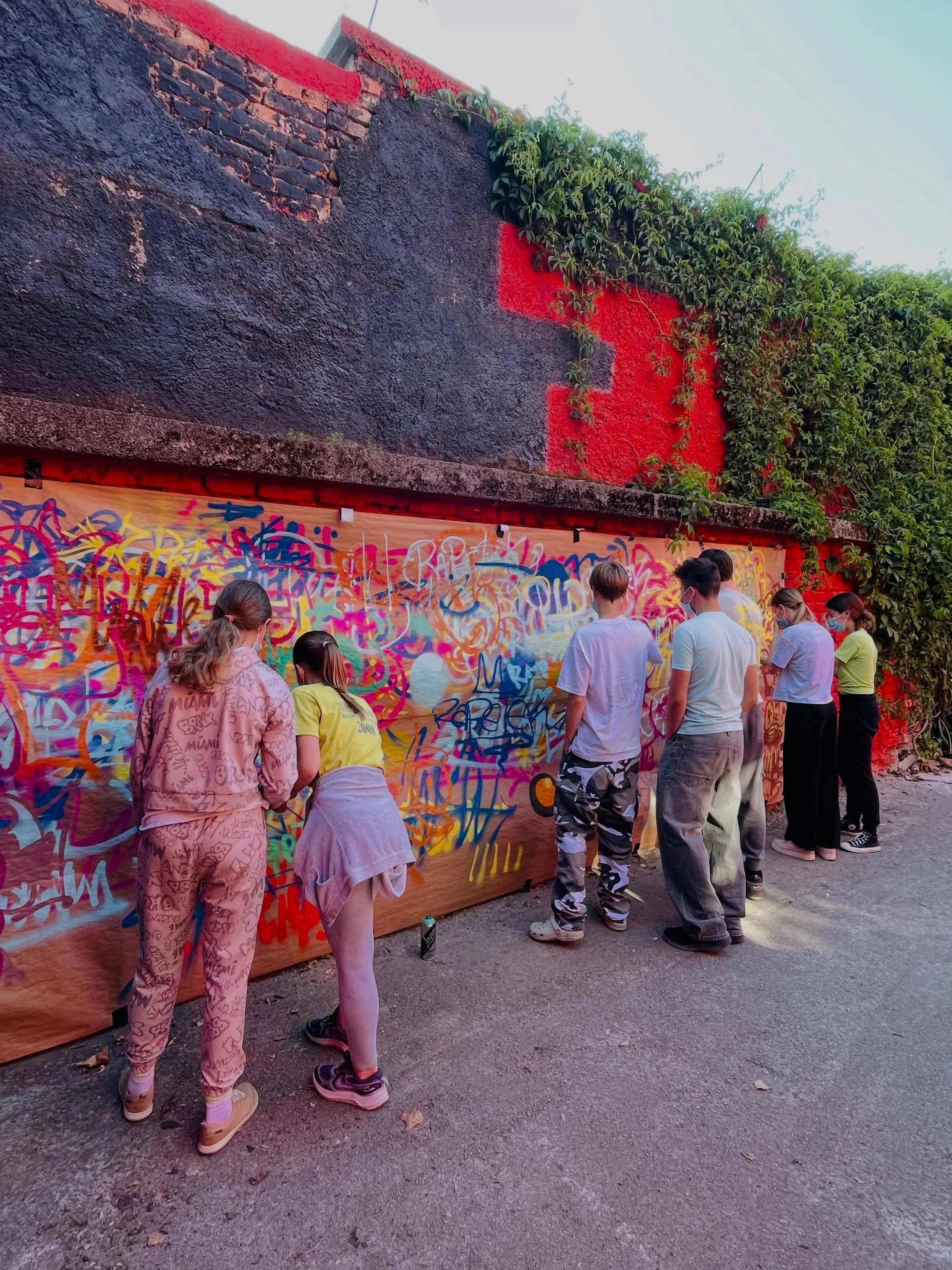 @mladi.rapetek 2026 was a total success! ✨&nbsp; It is a free youth hip-hop workshop series every May in Ljubljana &mdash; and graffiti is one of the disciplines being taught. This year I had the honour of mentoring the graffiti part with my amazing 