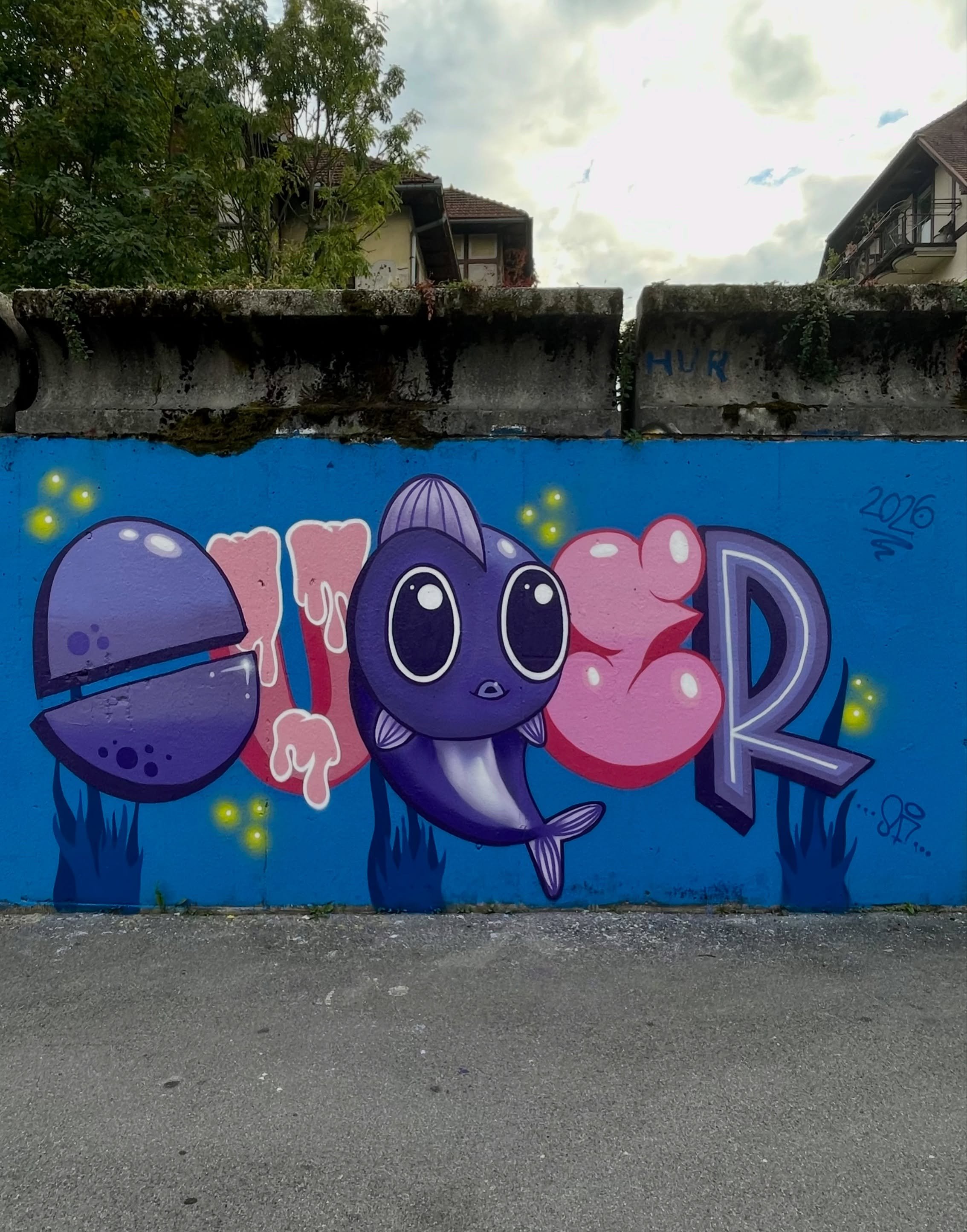 Leftover cans, tens of purple shades and one very surprised fish 🐟💜

An old letter idea finally tried out on a Ljubljana wall.

#characterart #lettering #ljubljana #leftovercans #ladieswhopaint
