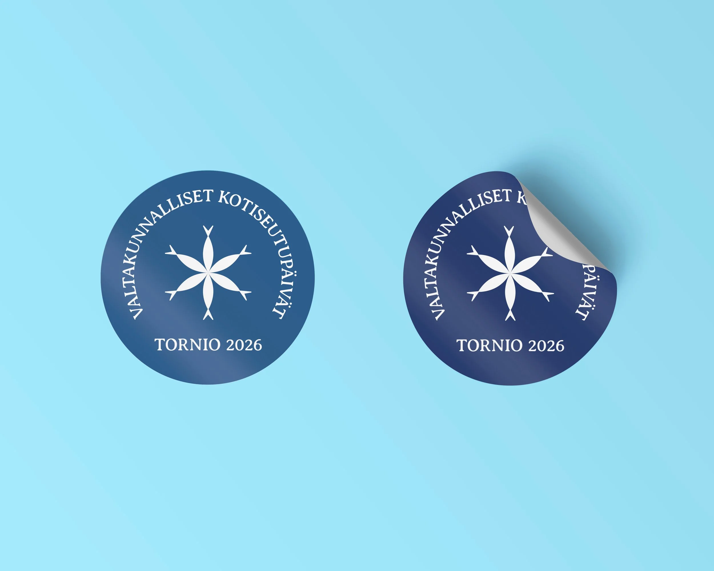 Valtakunnalliset-kotiseutupäivät-Tornio-2026-tarrat-siniset-mock.jpg