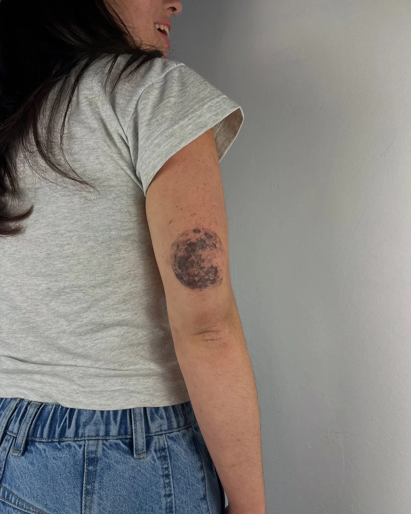 Literally never heard tea like what was uttered last night… yall are going places fr
Full moon as Em’s first tattoo! What an honor 💕