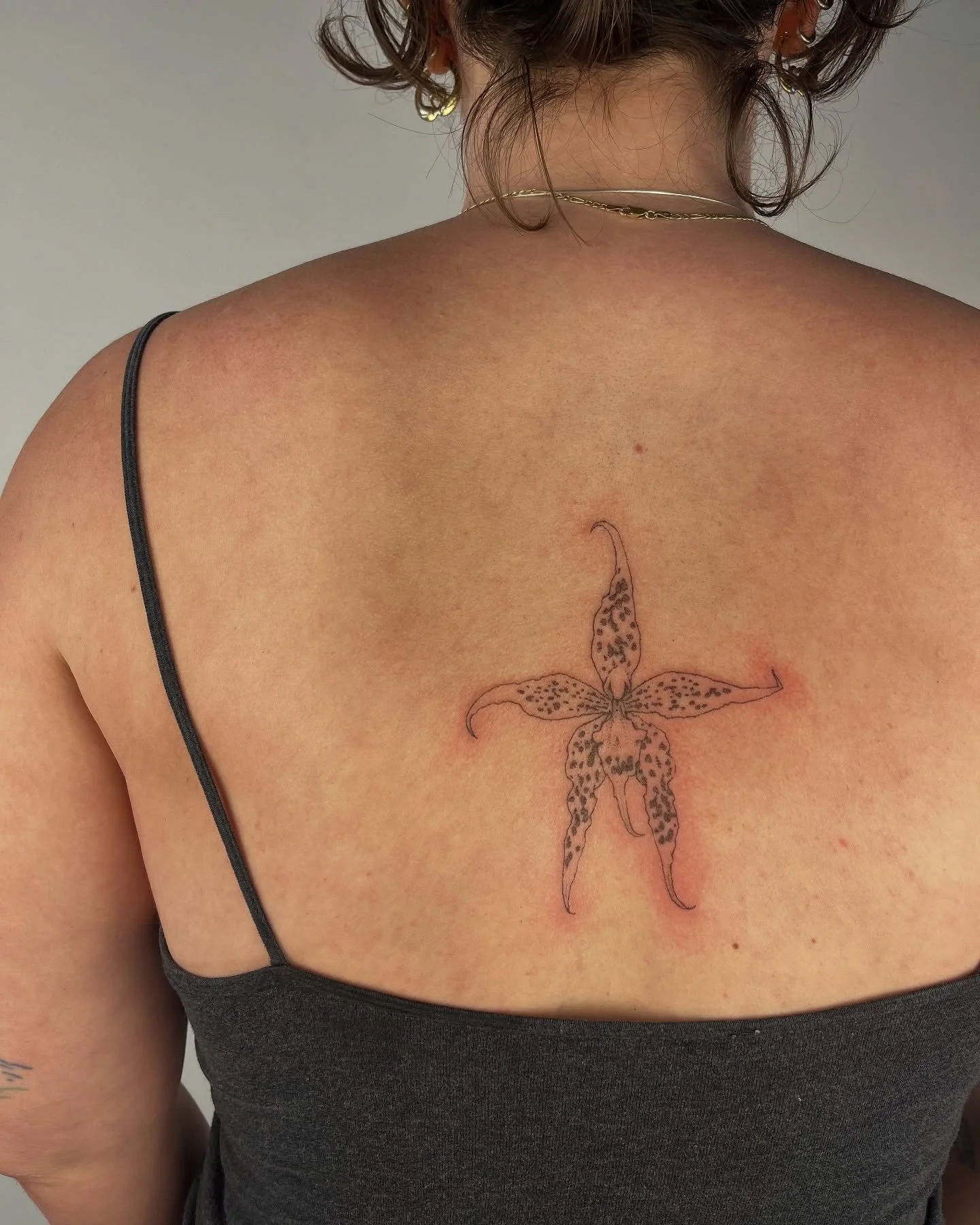 Custom orchid 😘 so fun to catch up about Savannah, literally insane to tattoo someone that knows my brother lol