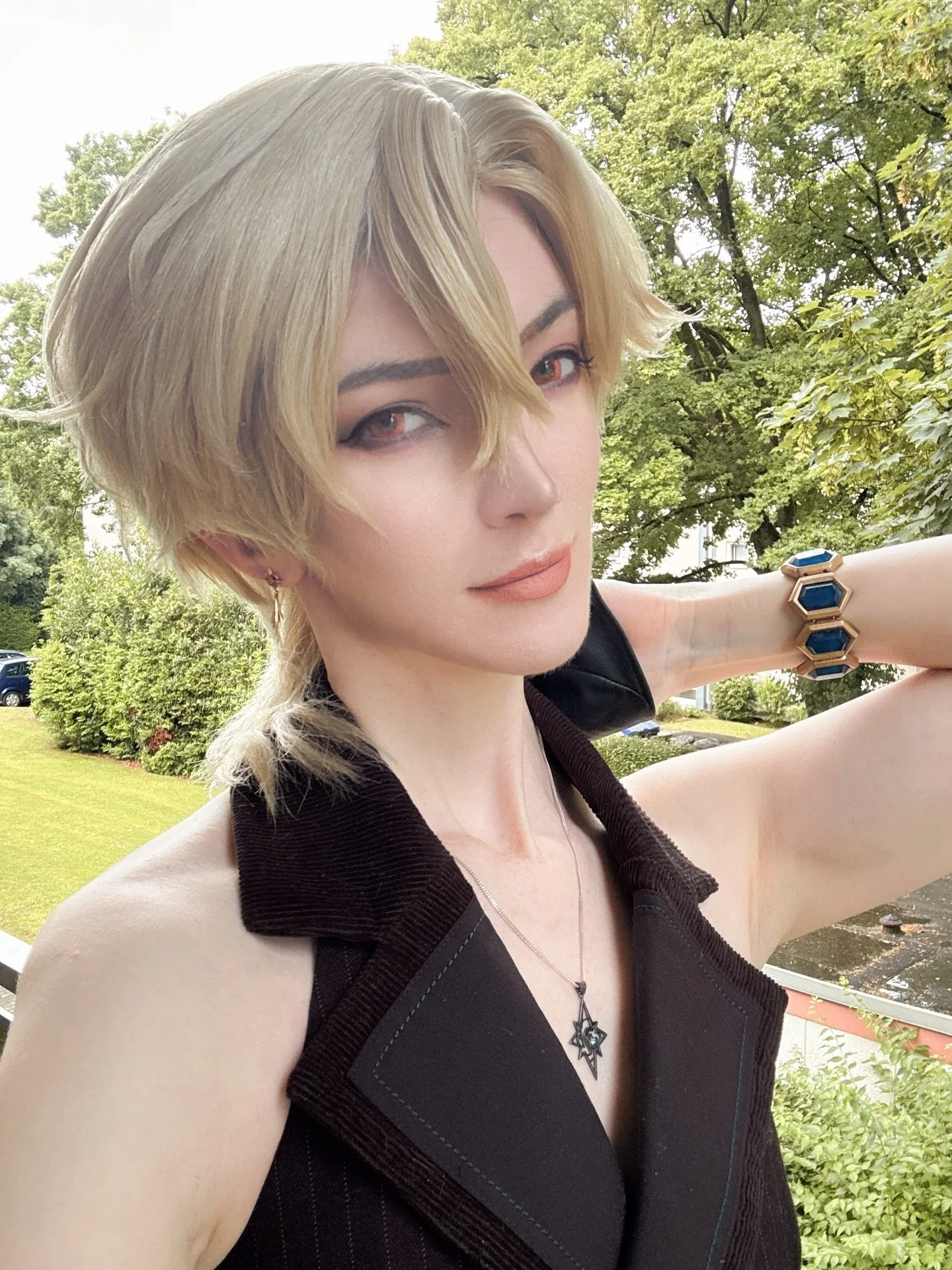 Aventurine for Day 3 of Dokomi!

Also wearing my collaboration necklace and earrings from @jaelle_jewelry today!

#aventurine #cosplay #honkaistarrailcosplay