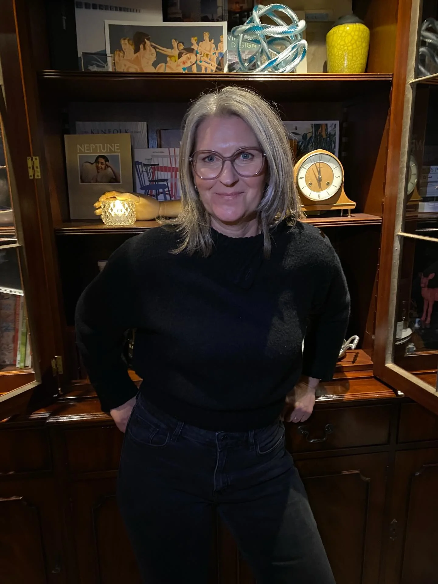 2025 🔜 2026

Bijna een jaar voorbij waar ik op terug kijk met een dubbel gevoel. Ontzettend leuke nieuwe dingen die op mijn pad kwamen en daarnaast het verlies van dierbare familieleden. 

Nu staat er een nieuw jaar voor mij klaar waar ik veel zin i