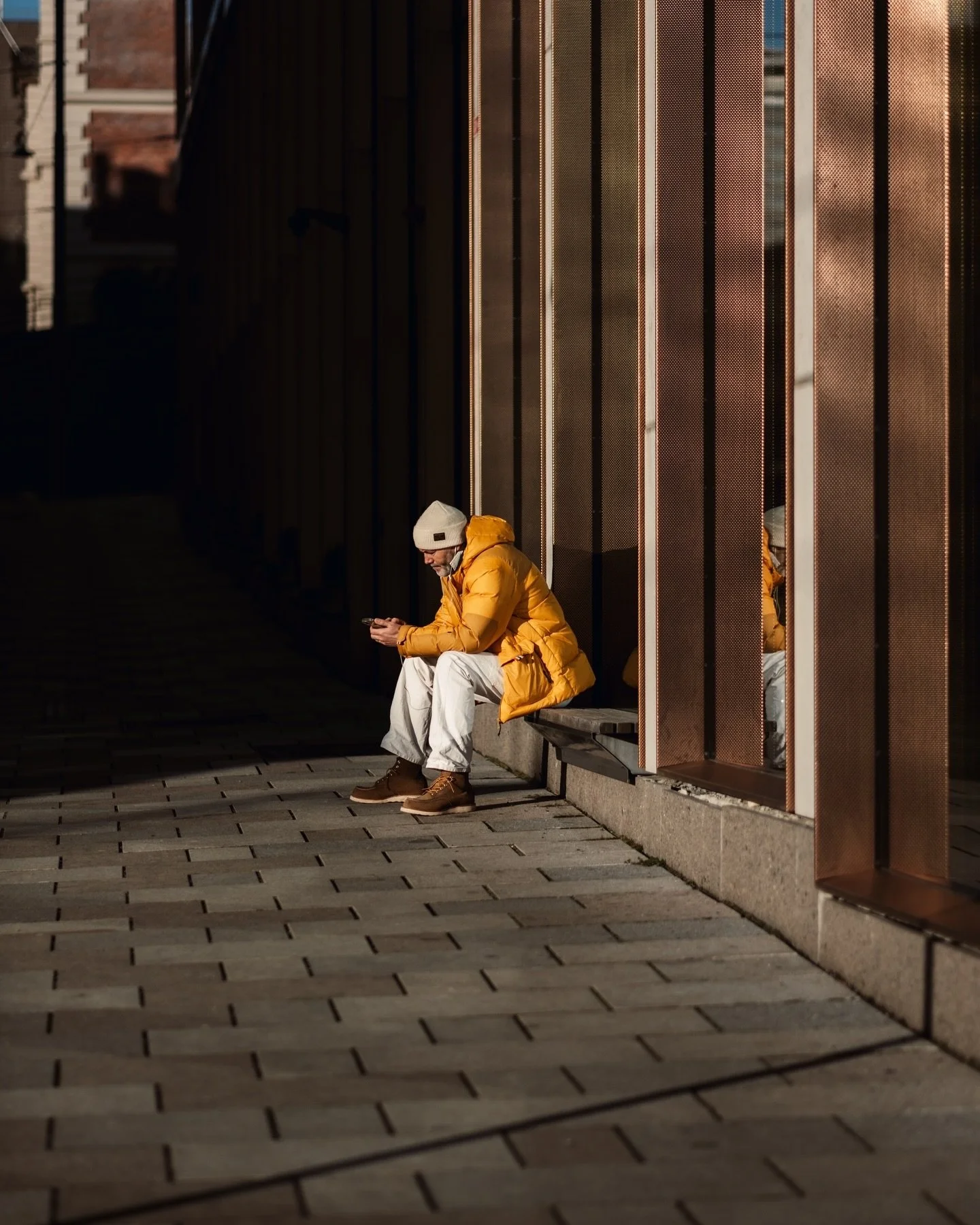 OSLO ☀️ 
&nbsp; ⠀⠀⠀⠀⠀⠀⠀⠀⠀⠀⠀⠀ 
&nbsp; ⠀⠀⠀⠀⠀⠀⠀⠀⠀⠀⠀⠀ 
📷 Fujifilm XT-5 
🔎 XF 35mm f2 R WR 
&nbsp; ⠀⠀⠀⠀⠀⠀⠀⠀⠀⠀⠀⠀ 
#lifeinmotion #creativecaptures #streetart #cityscape #photography #citylife #explorethecity #artisticcaptures #streetphotographycommunity #