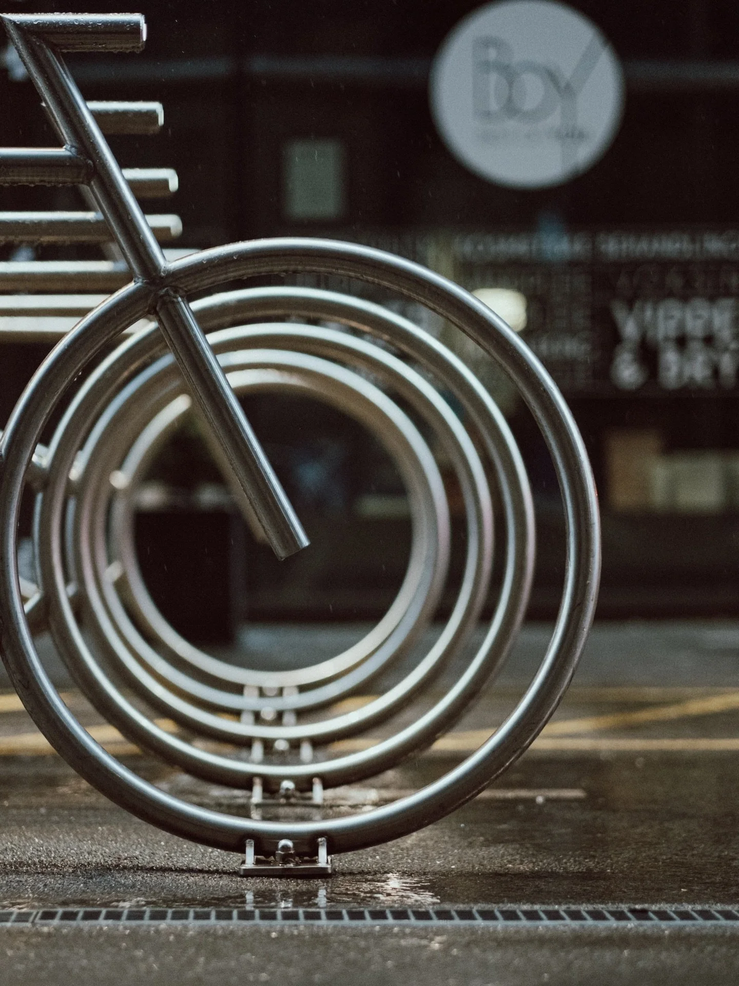 Built to move forward. Even when standing still.
&nbsp; ⠀⠀⠀⠀⠀⠀⠀⠀⠀⠀⠀⠀ 
&nbsp; ⠀⠀⠀⠀⠀⠀⠀⠀⠀⠀⠀⠀ 
#street #street_minute #gatefotografering #citylife #minimal_streetphoto  #streetphotography #oslo_spc #streetdreamsmag #streetianity #thestreetphotographyhub 