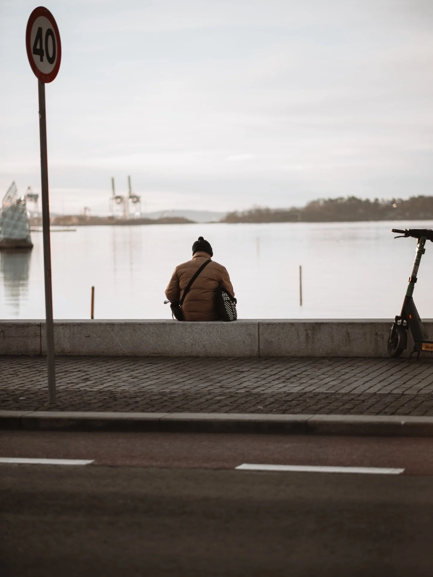 Sometimes the quiet moments by the water say more than a thousand words.
&nbsp; ⠀⠀⠀⠀⠀⠀⠀⠀⠀⠀⠀⠀ 
&nbsp; ⠀⠀⠀⠀⠀⠀⠀⠀⠀⠀⠀⠀ 
#mindfulmoments #citycalm #slowliving #findyourpeace #moodyvibes