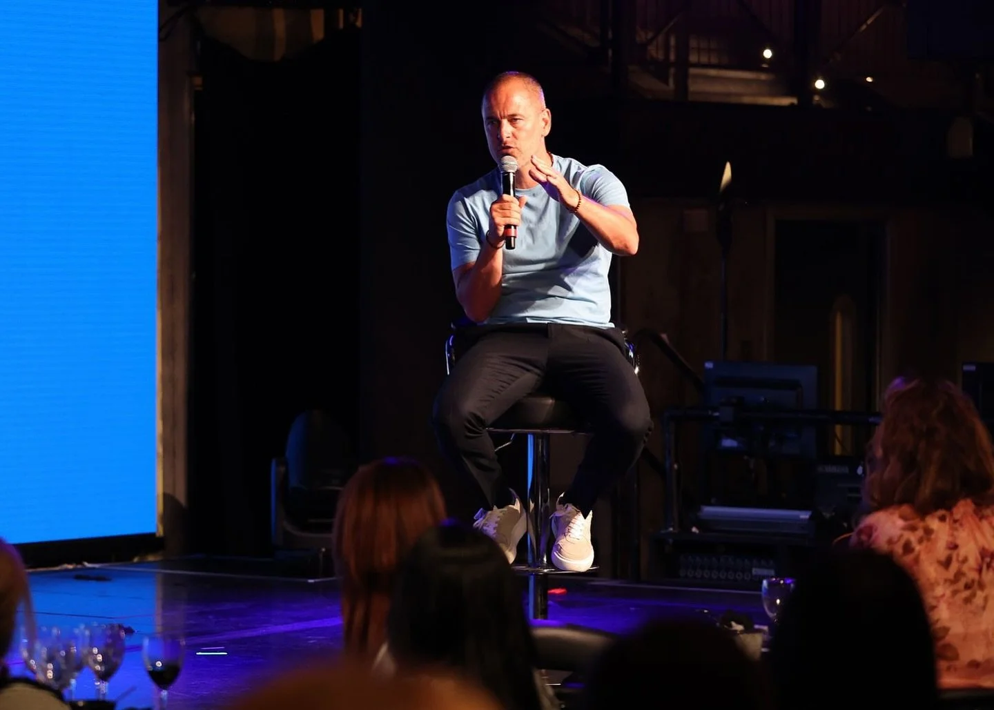 Thoroughly enjoyed the Club Chelsea Q&amp;A with @therealjoecole, under the bridge&hellip;

@chelseafc x @elevate.se

#CFC #ChelseaFC #UnderTheBridge #ClubChelsea #Elevate